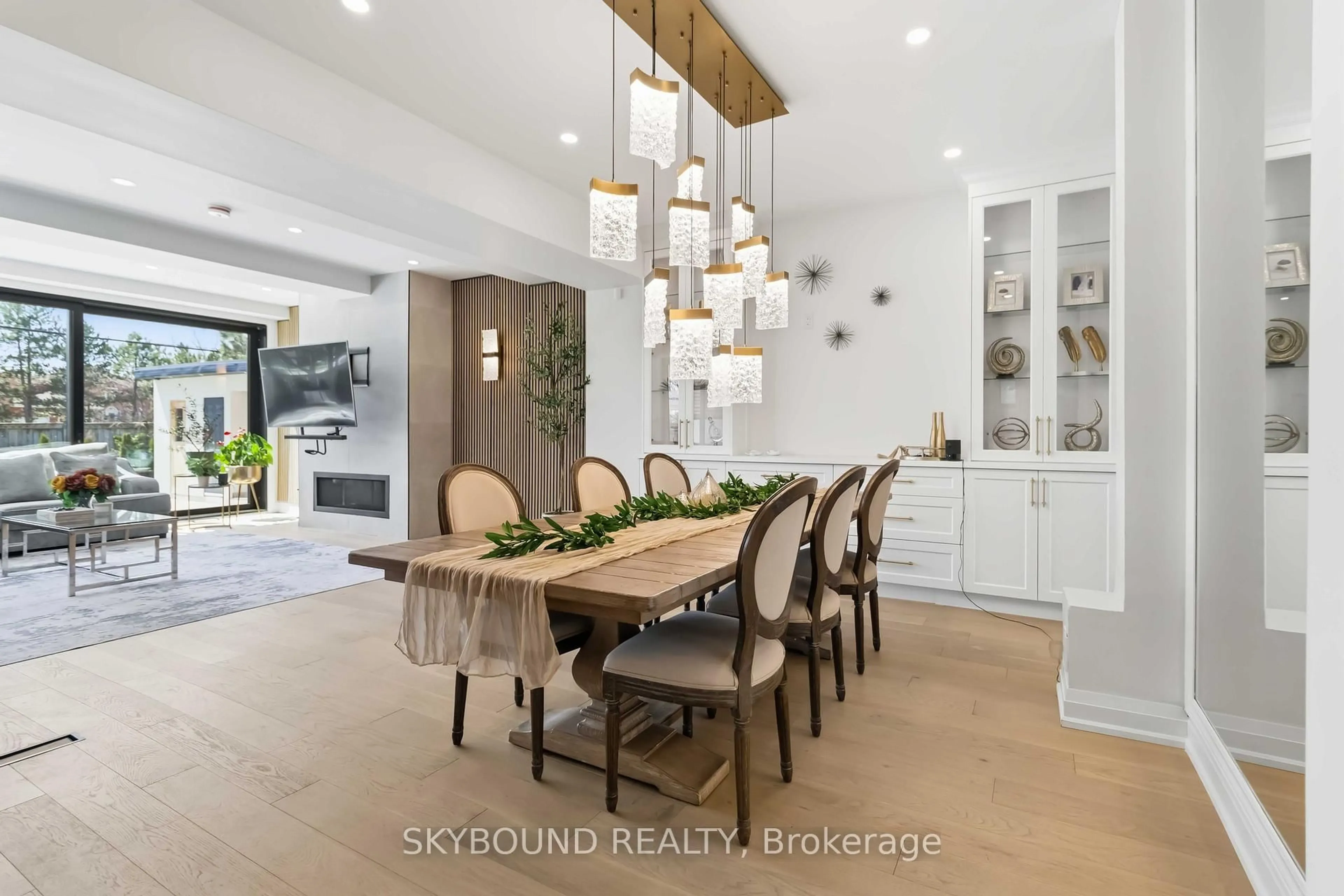 Dining room, unknown for 2711 Spruce Needle Crt, Mississauga Ontario L5L 1N2