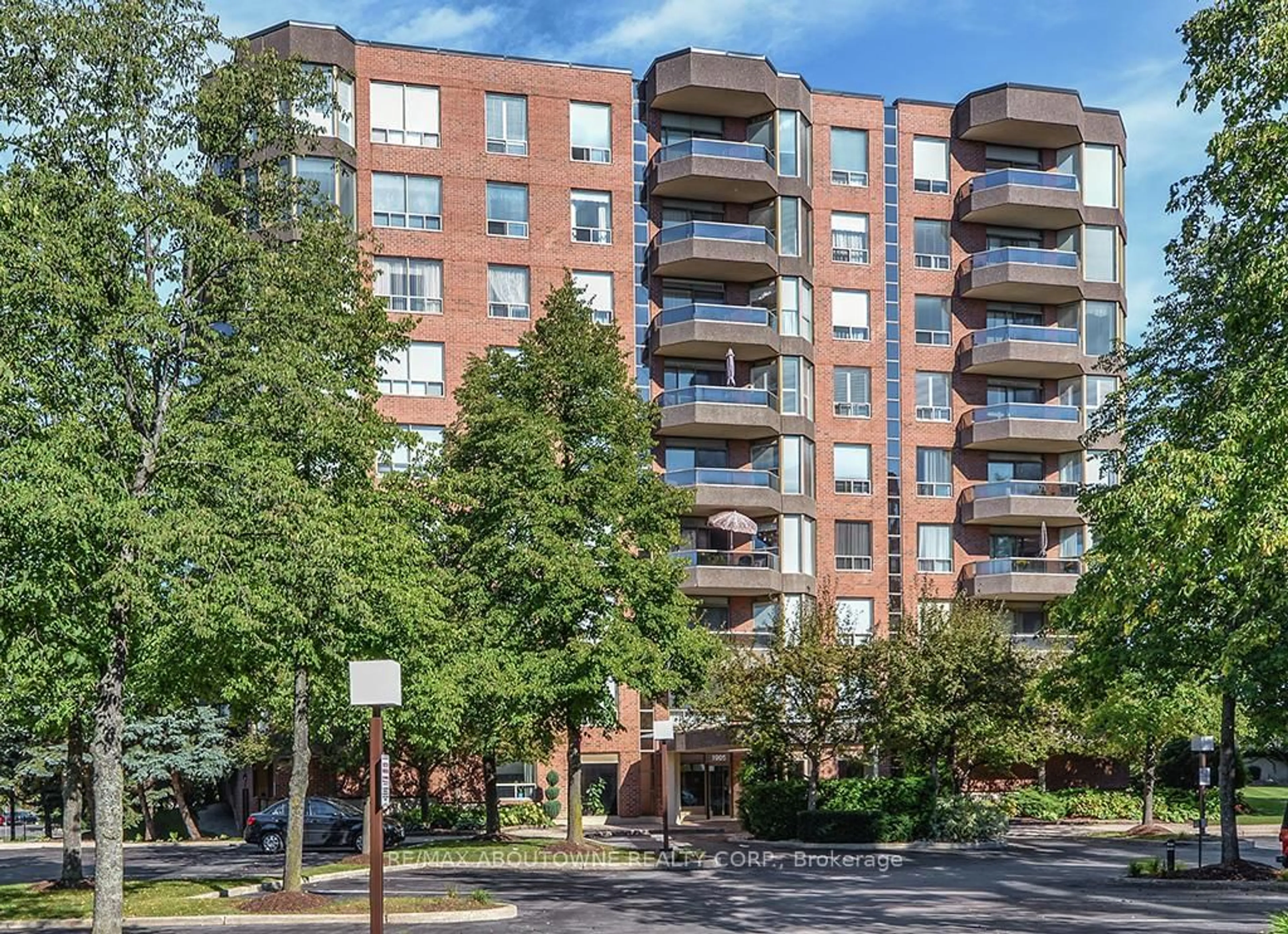 Unknown for 1905 Pilgrims Way #203, Oakville Ontario L6M 2X2