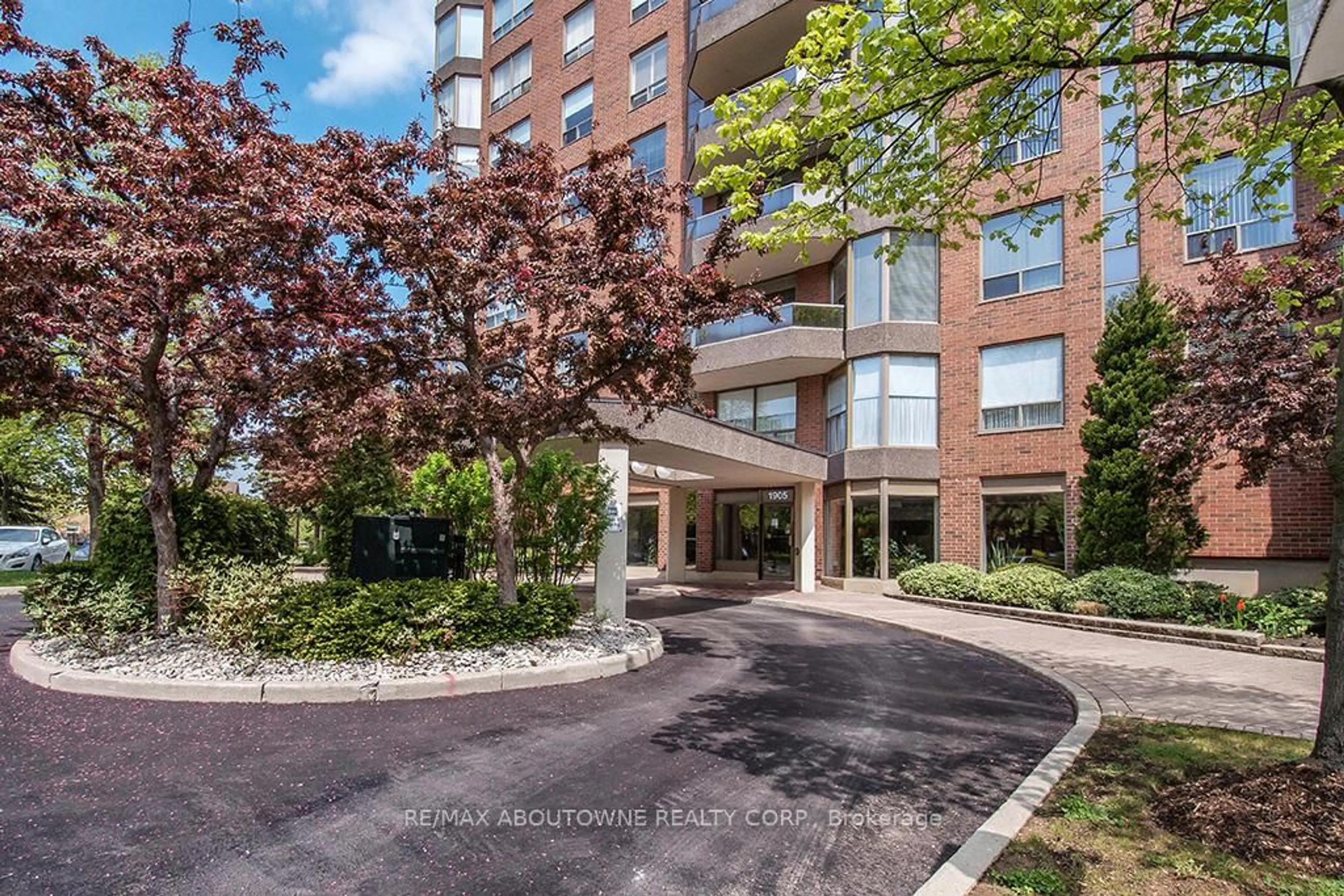 Unknown for 1905 Pilgrims Way #203, Oakville Ontario L6M 2X2