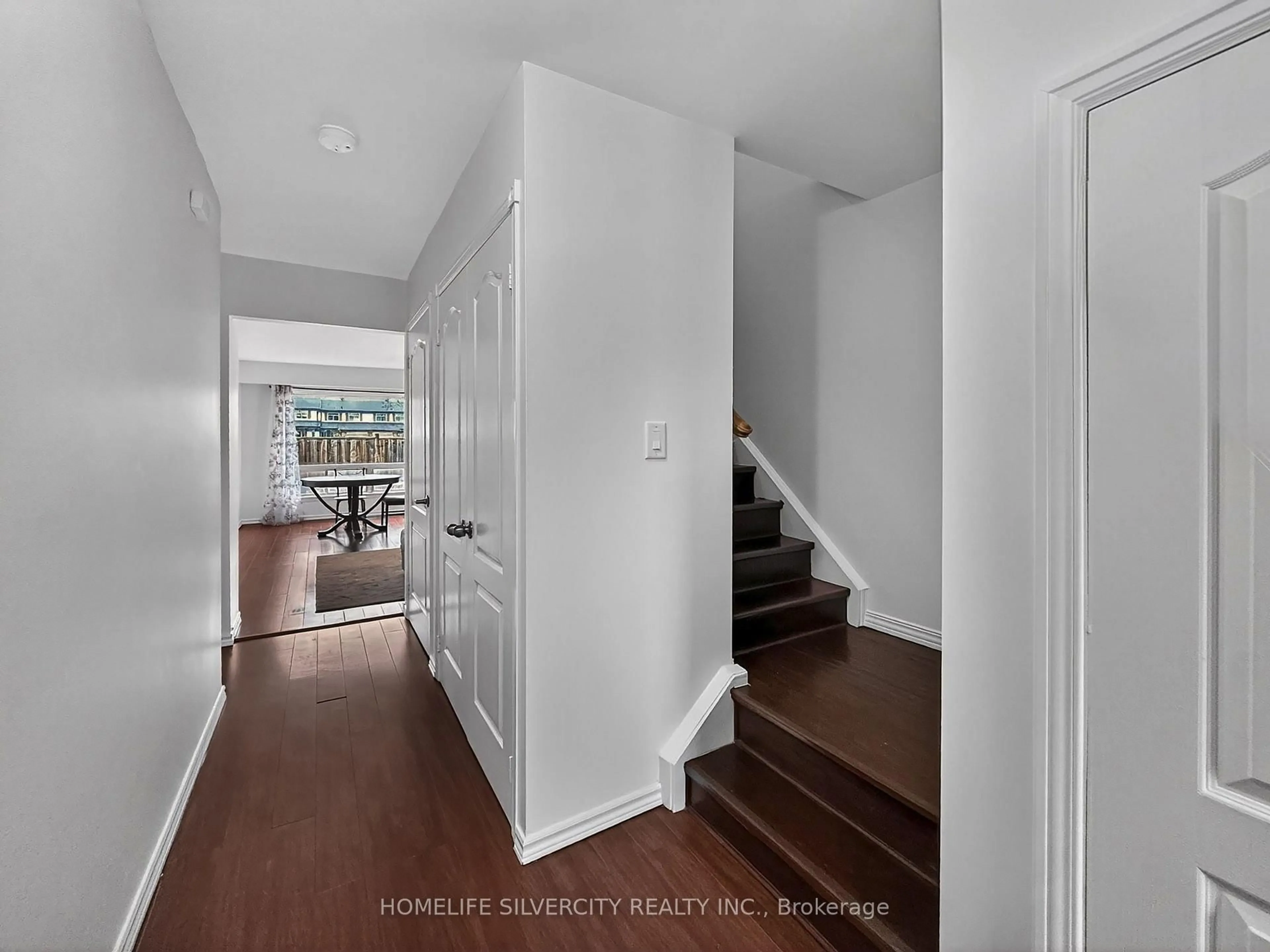 Indoor entryway for 46 Vodden Crt, Brampton Ontario L6V 2V7