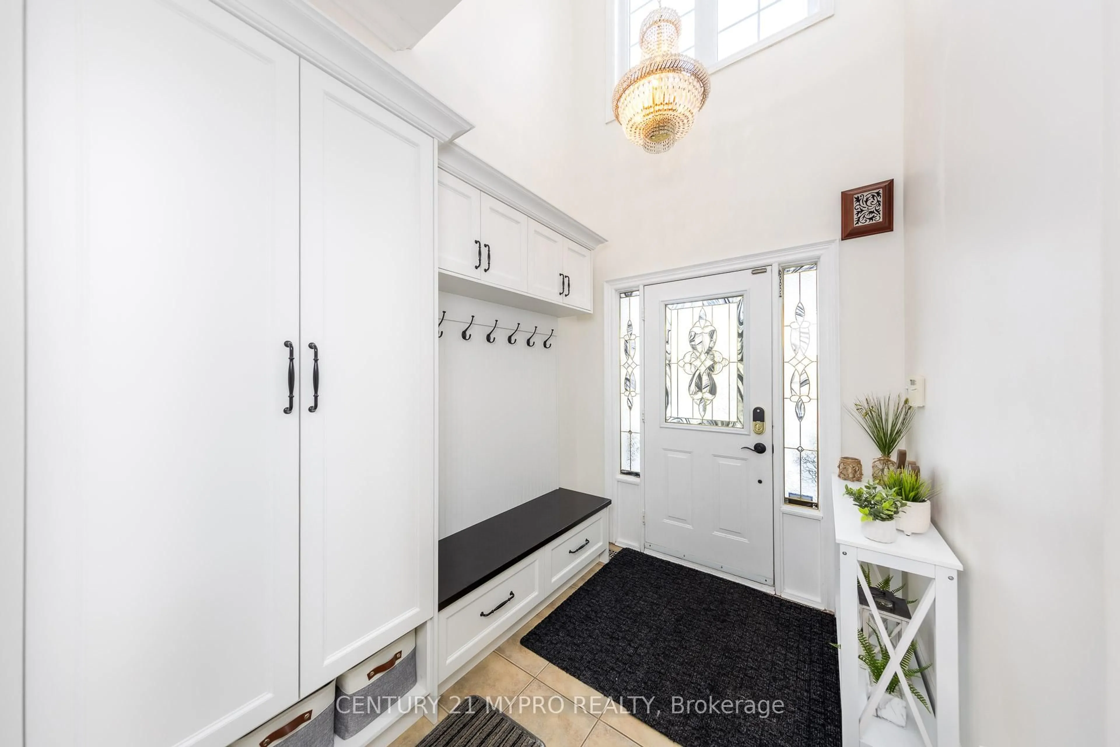 Indoor entryway for 2587 Carberry Way, Oakville Ontario L6M 4R8