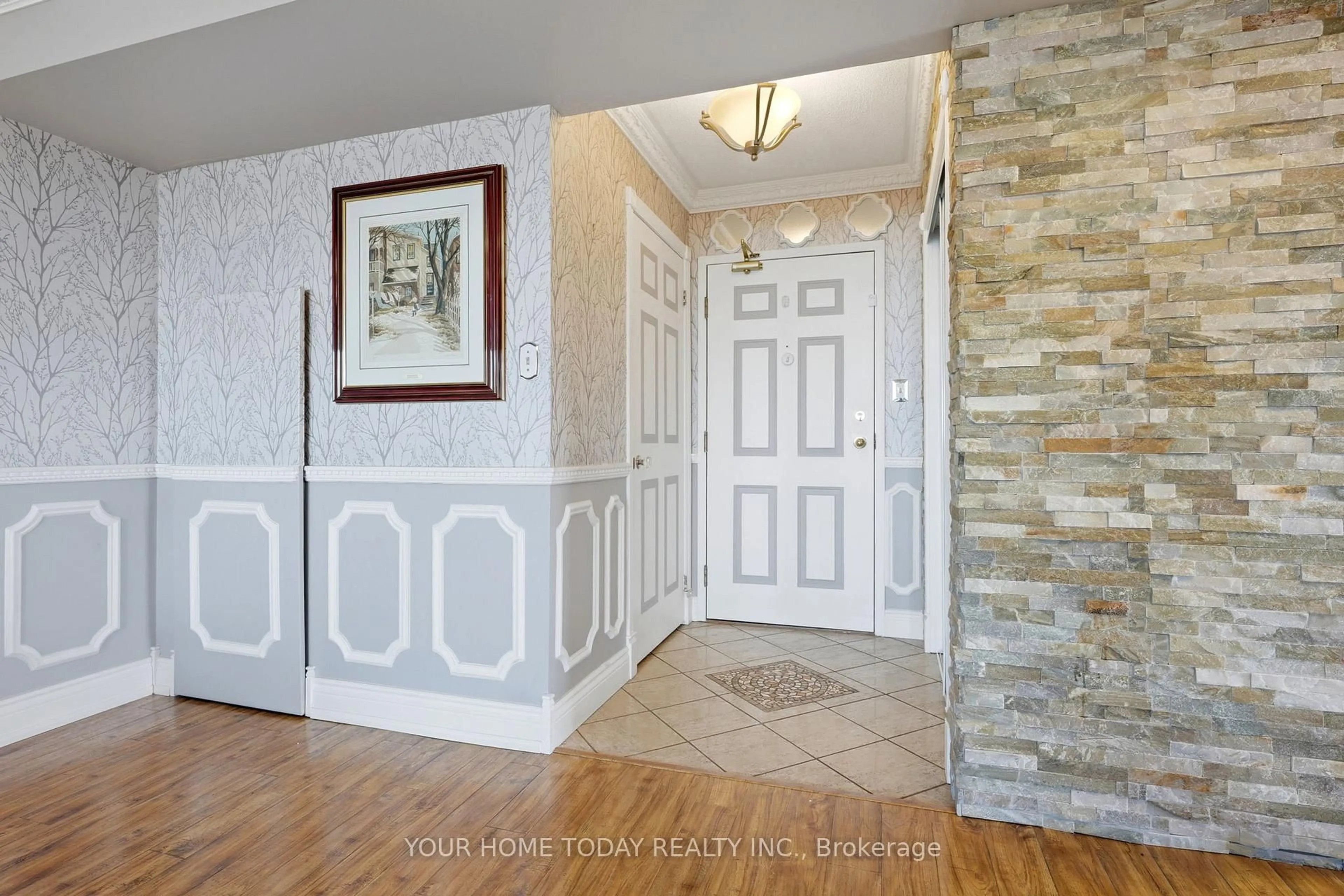 Indoor entryway for 20 McFarlane Dr #507, Halton Hills Ontario L7G 5J8