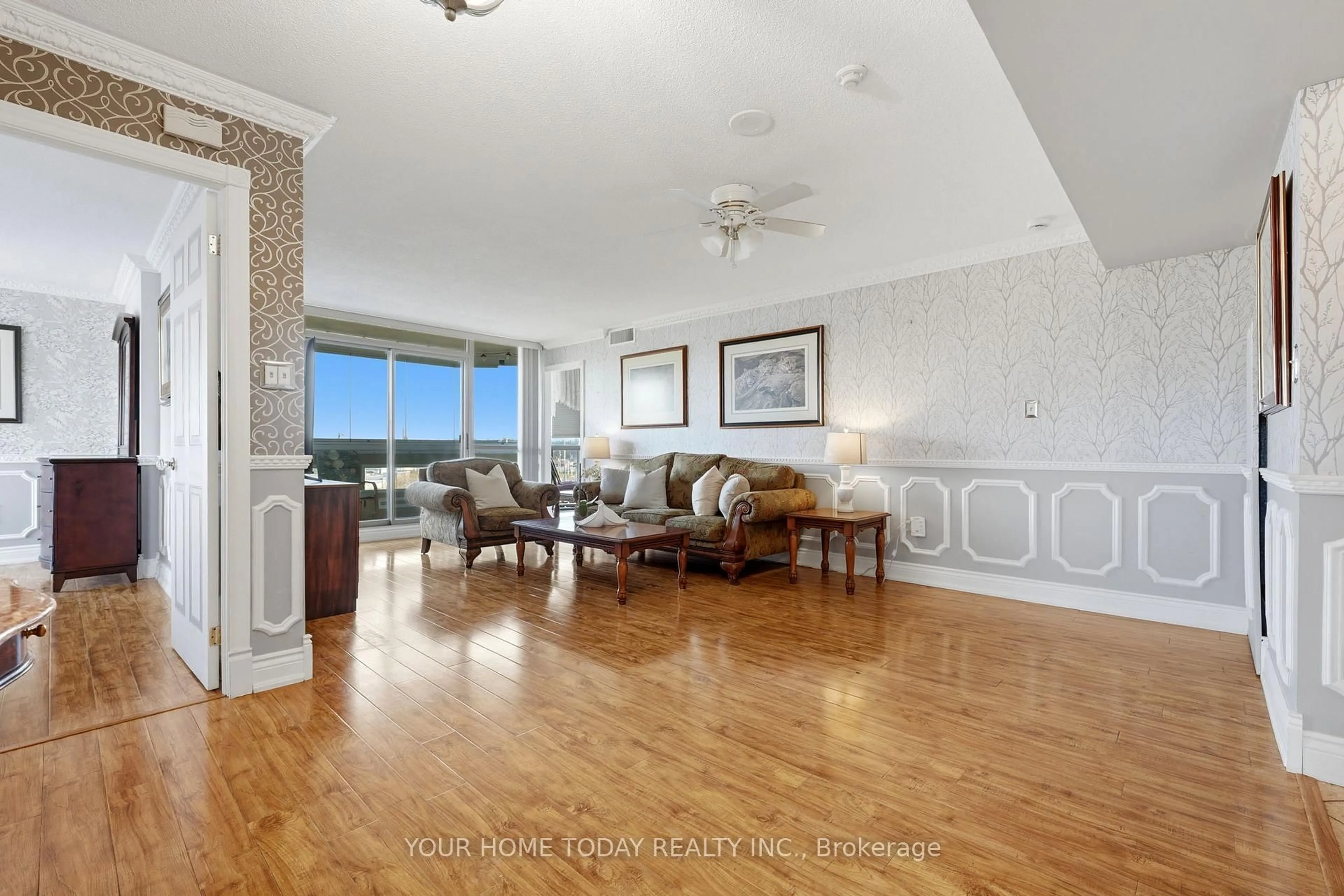 Living room with furniture, unknown for 20 McFarlane Dr #507, Halton Hills Ontario L7G 5J8