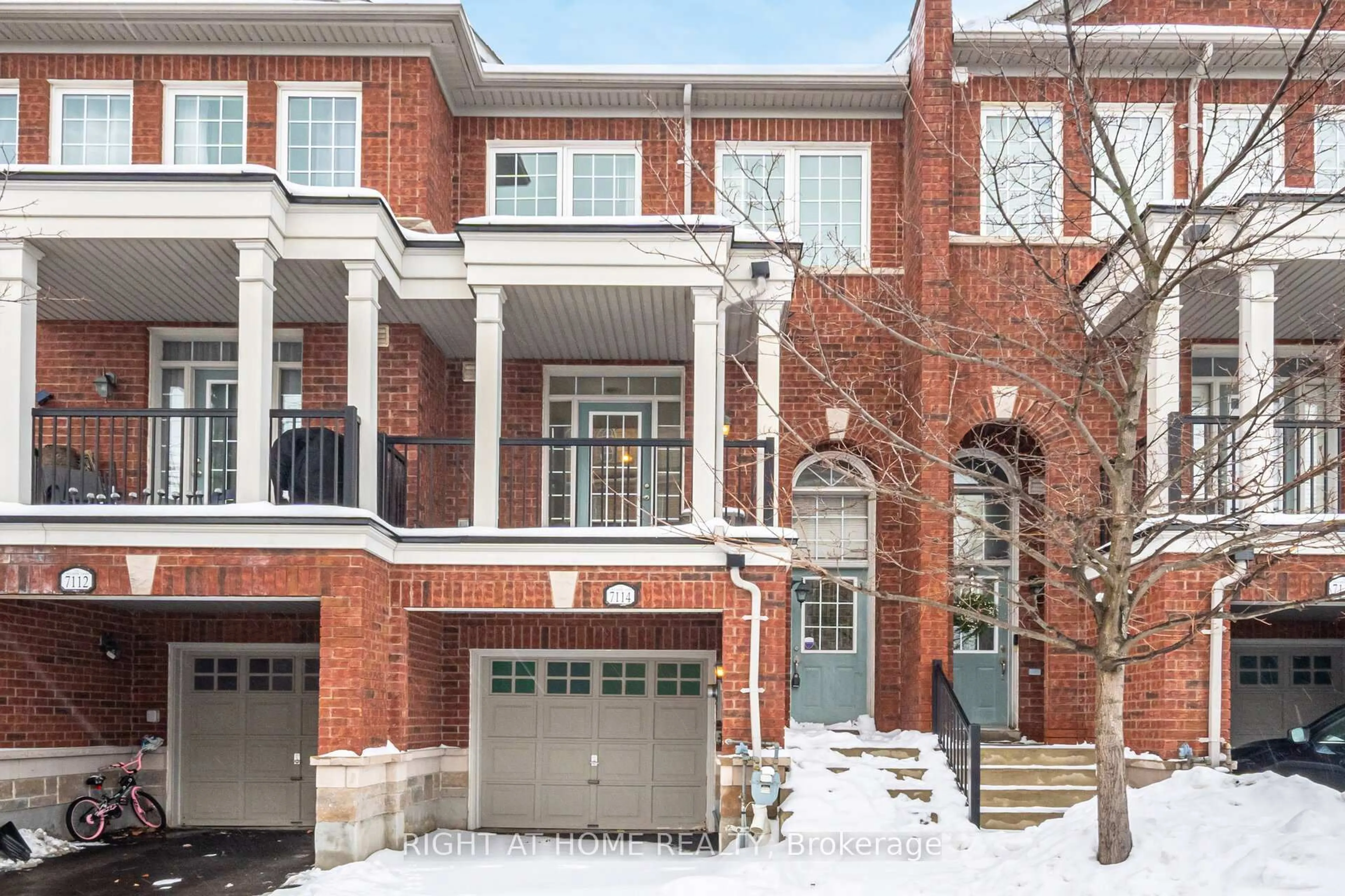 Home with brick exterior material, street for 7114 Triumph Lane, Mississauga Ontario L5N 0C5