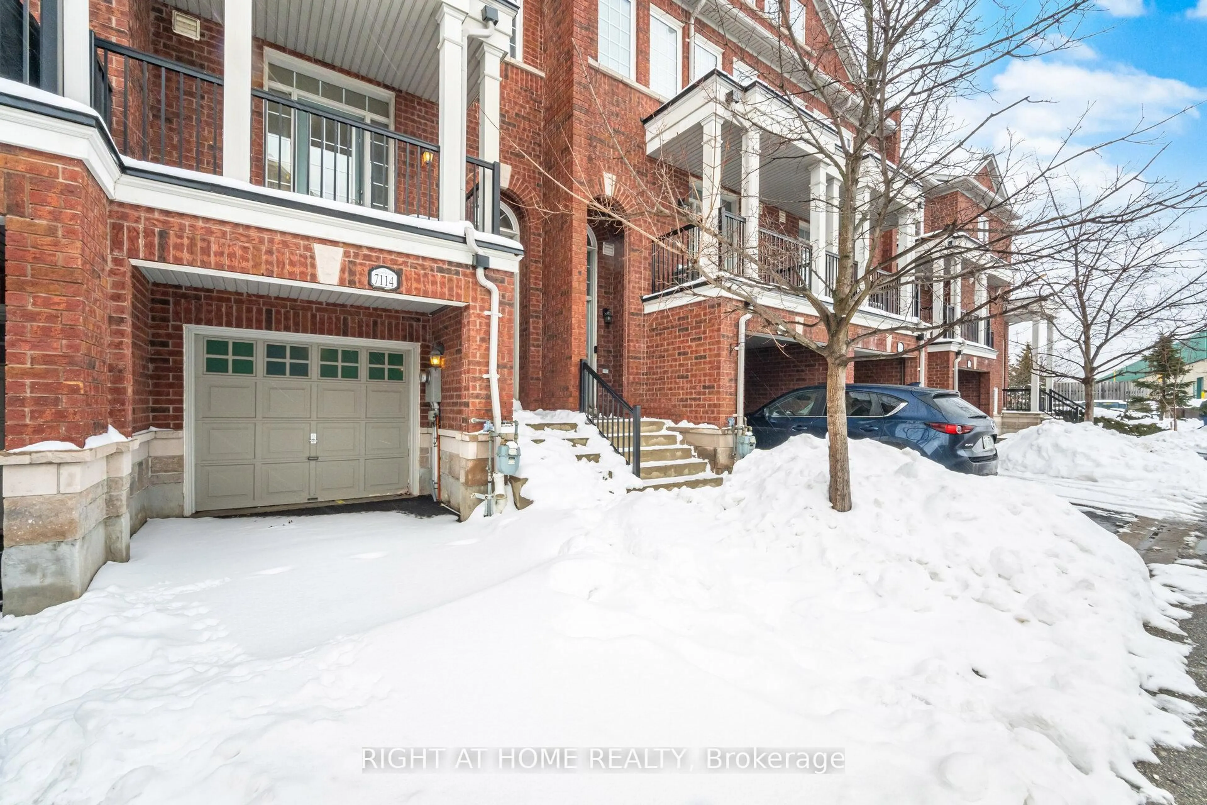 Unknown for 7114 Triumph Lane, Mississauga Ontario L5N 0C5