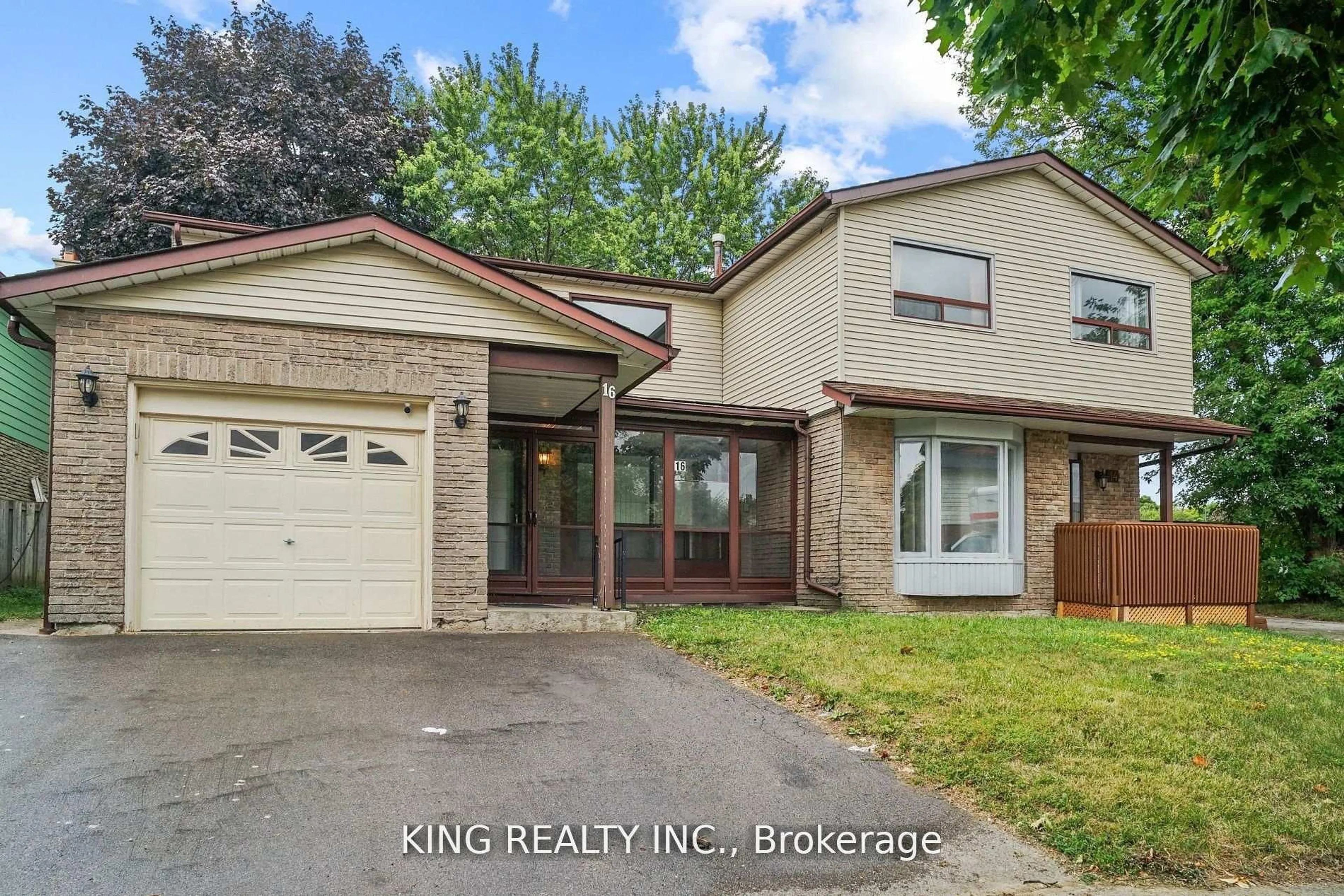 Home with brick exterior material, street for 16 Wimbledon Crt, Brampton Ontario L6V 2S4