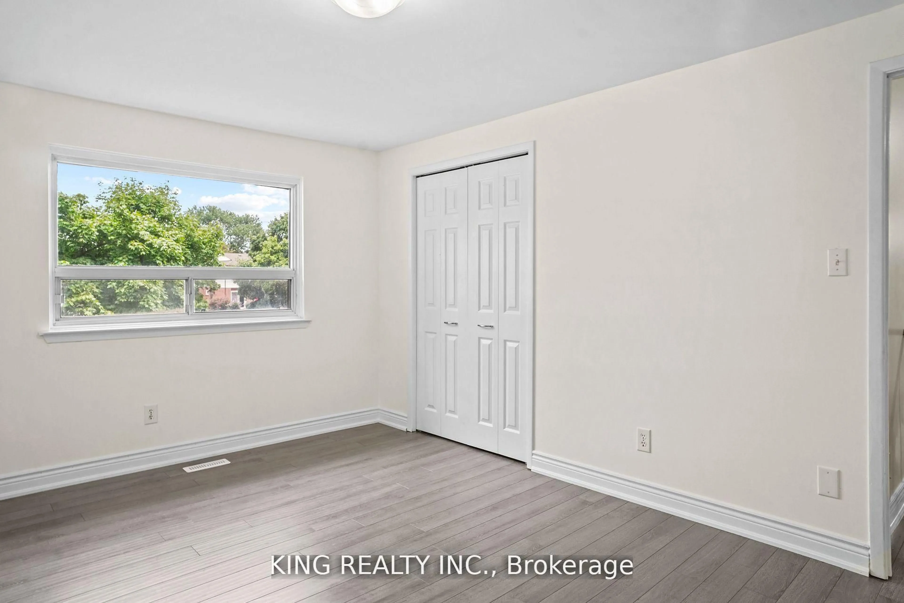 A pic of a room for 16 Wimbledon Crt, Brampton Ontario L6V 2S4