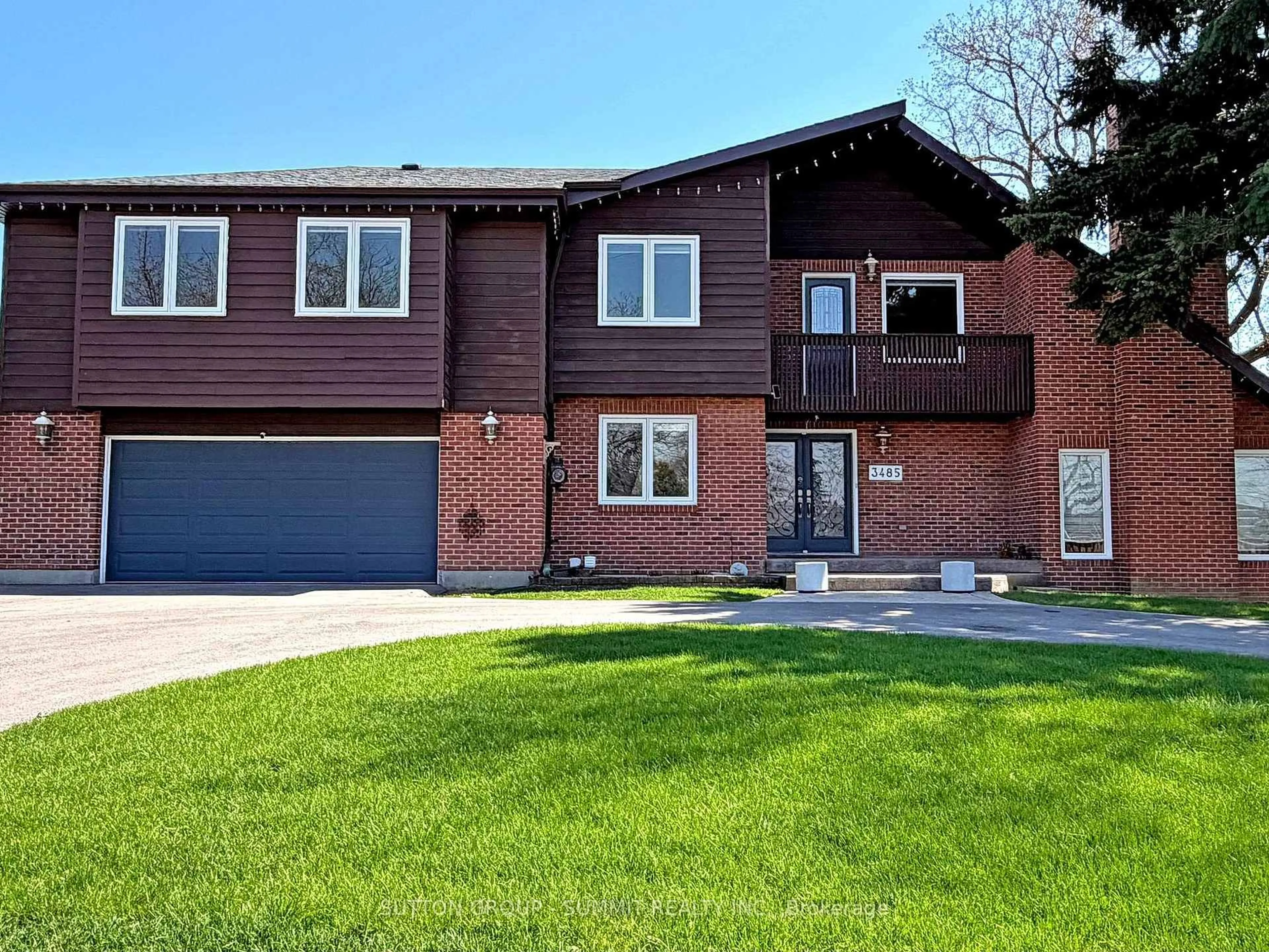 Home with brick exterior material, street for 3485 Cawthra Rd, Mississauga Ontario L5A 2X9