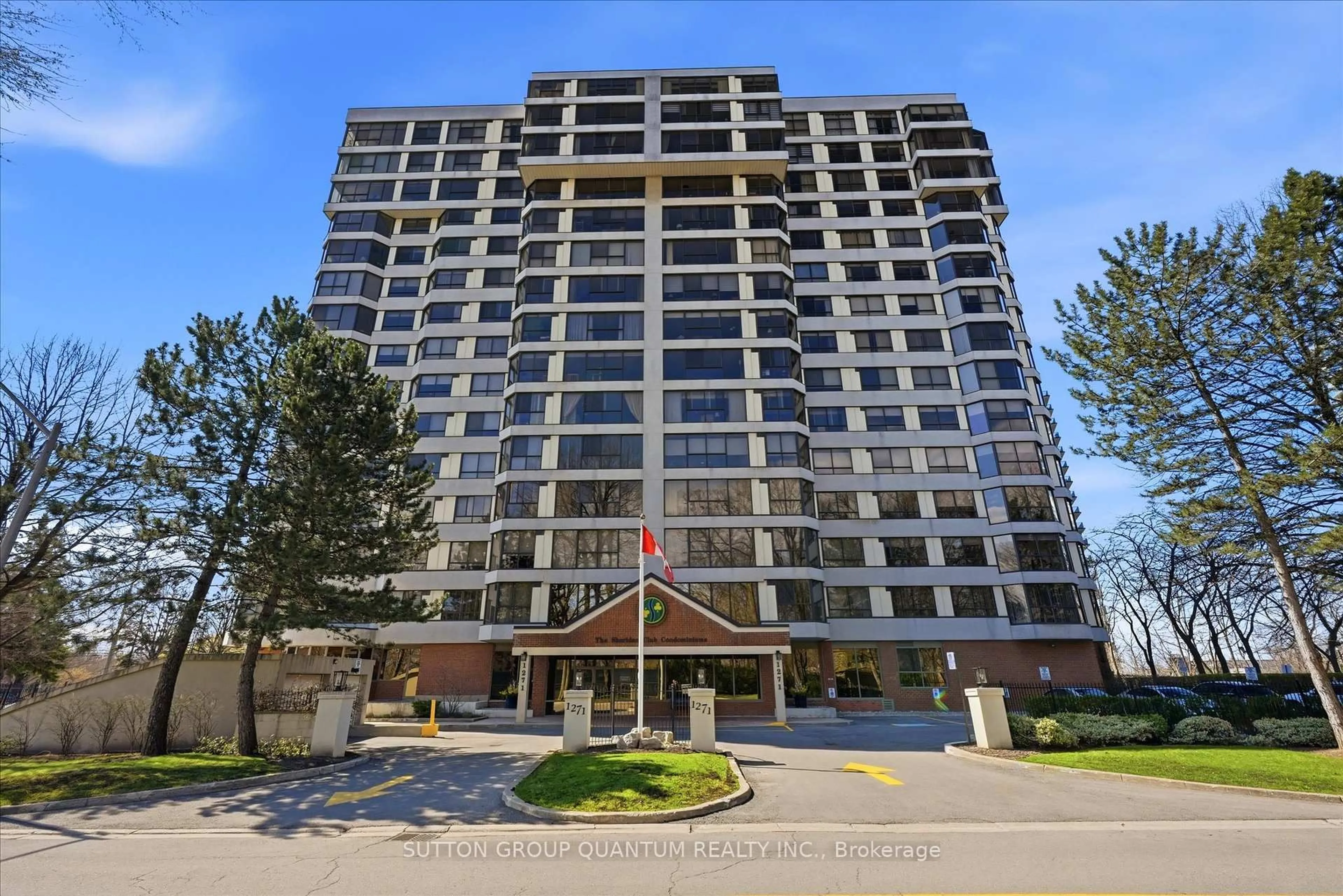 Indoor foyer for 1271 Walden Circ #403, Mississauga Ontario L5J 4R4