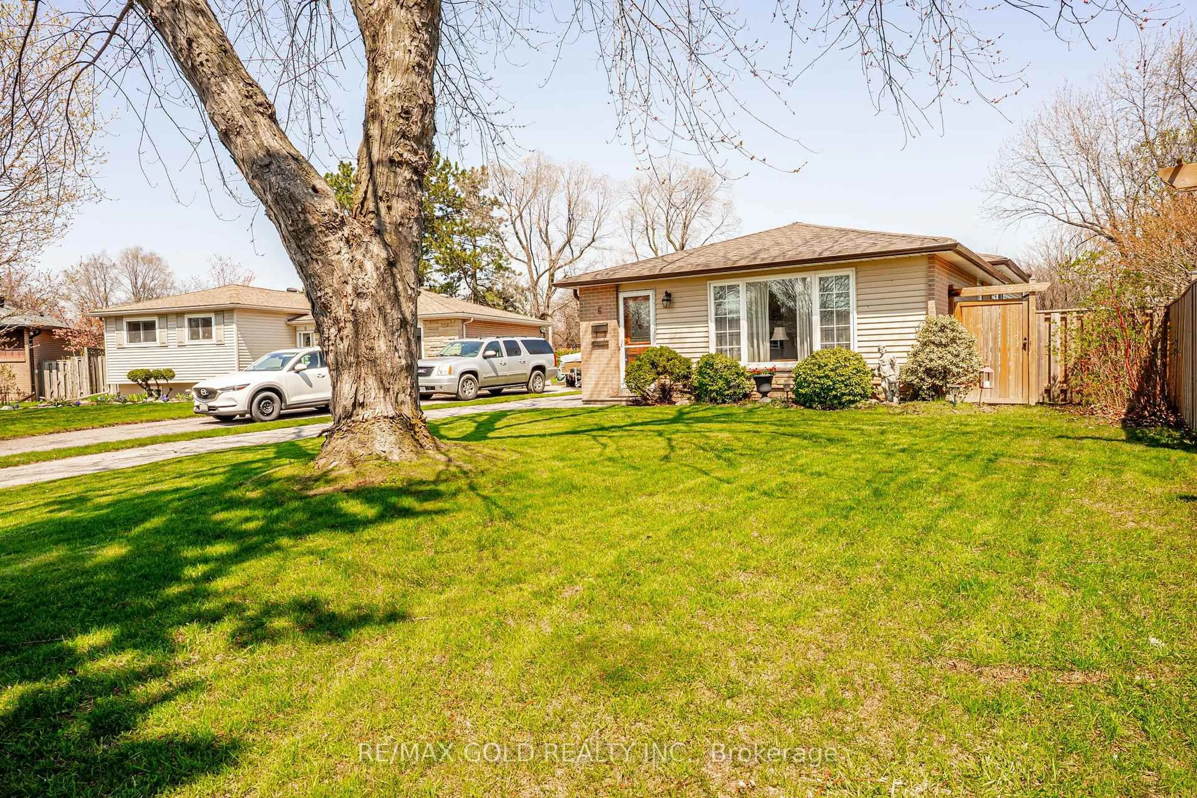 Unknown for 6 Eldon Crt, Brampton Ontario L6T 2B9