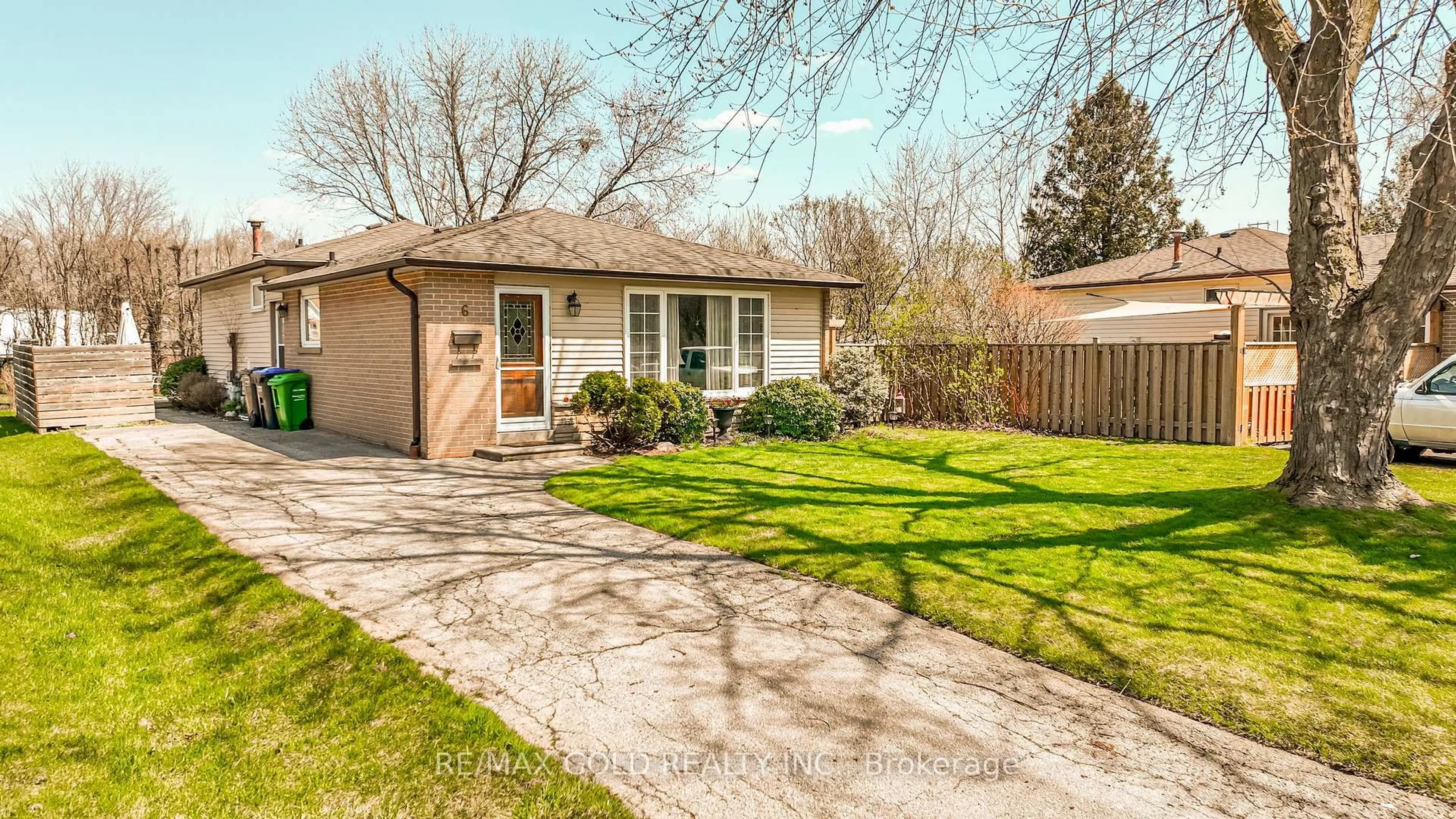 Unknown for 6 Eldon Crt, Brampton Ontario L6T 2B9