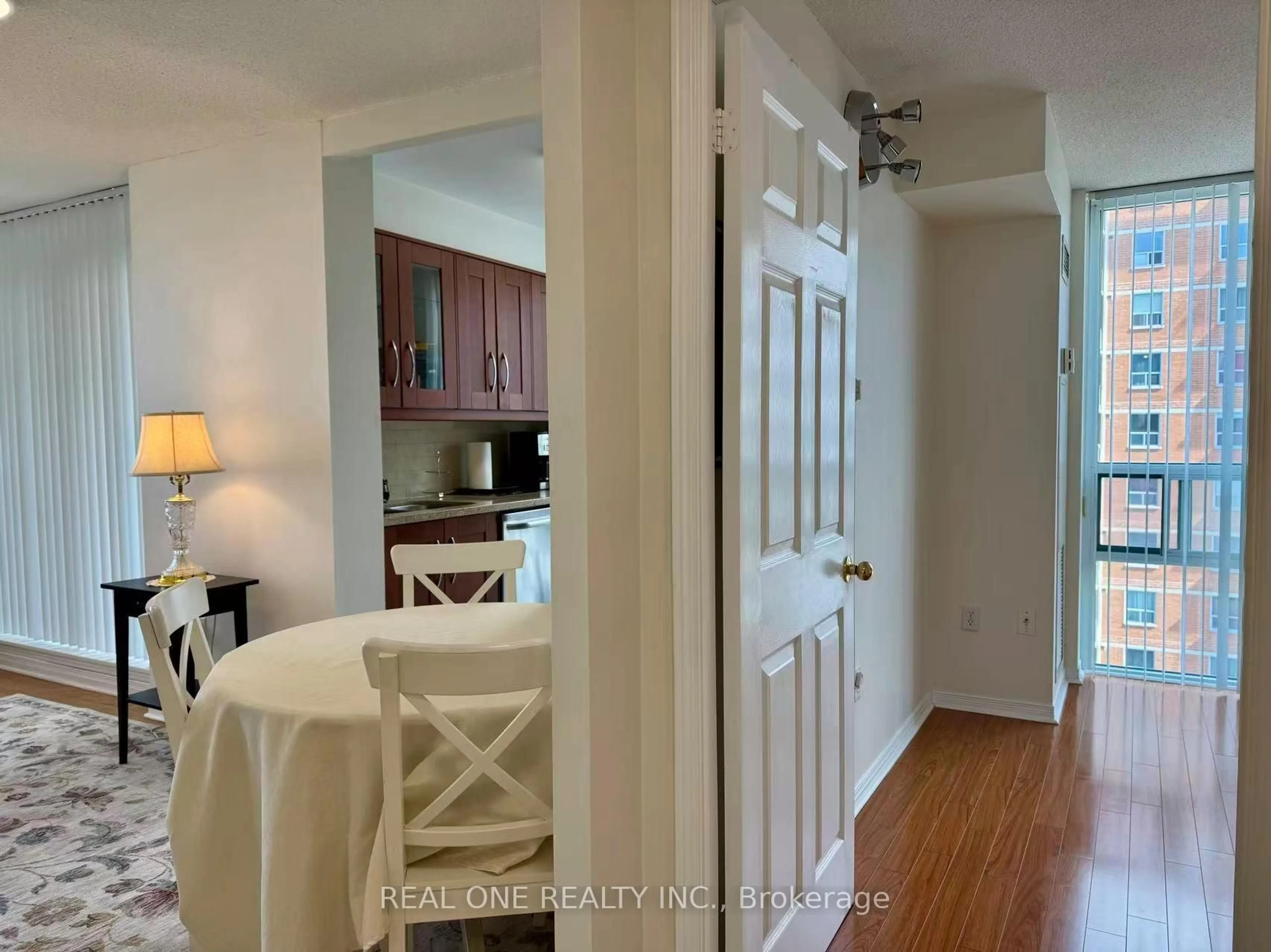 Indoor entryway for 15 Michael Power Pl #1507, Toronto Ontario M9A 5G4