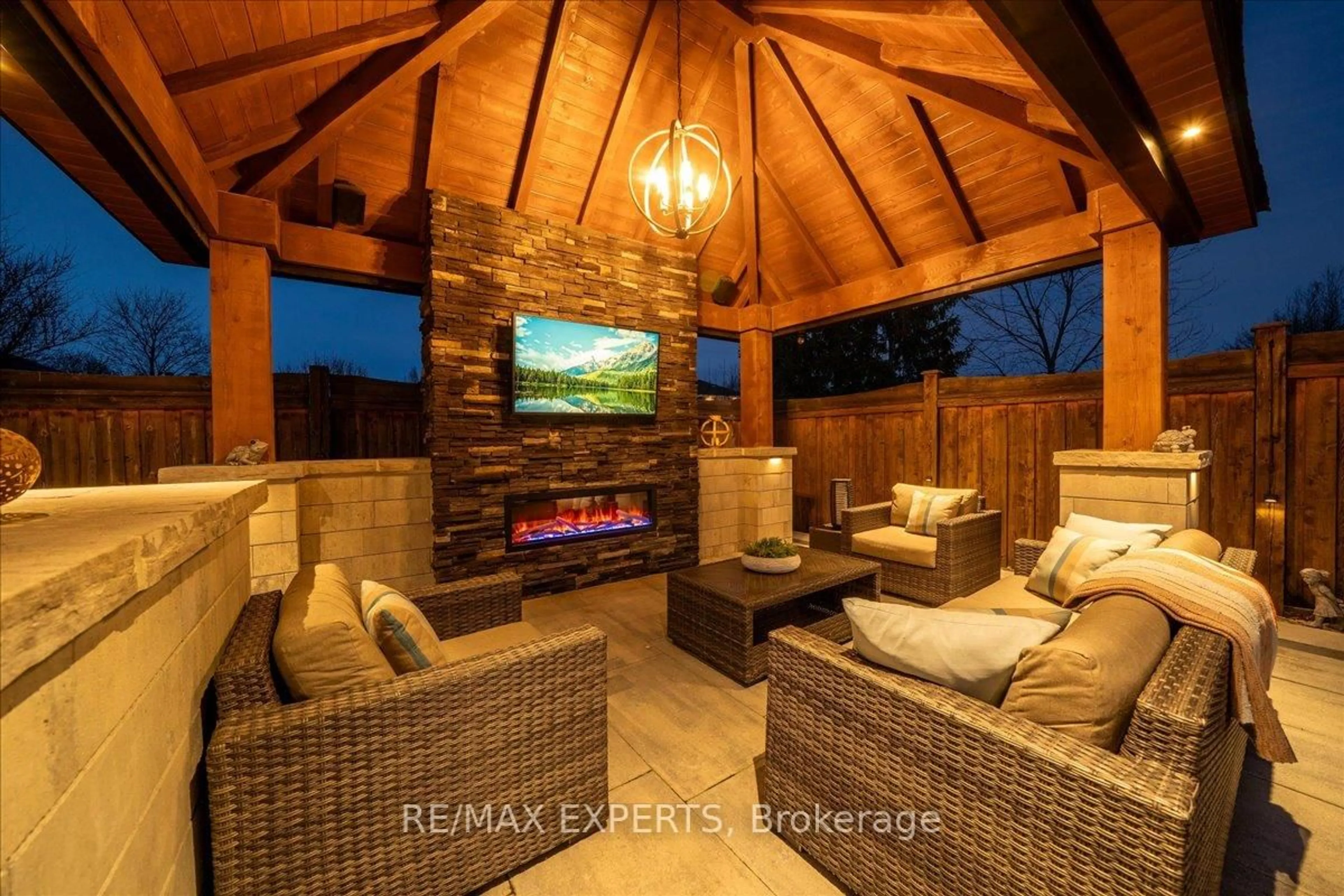 Patio, water/lake/river/ocean view for 3 Thornbury Rd, Caledon Ontario L7E 1J4