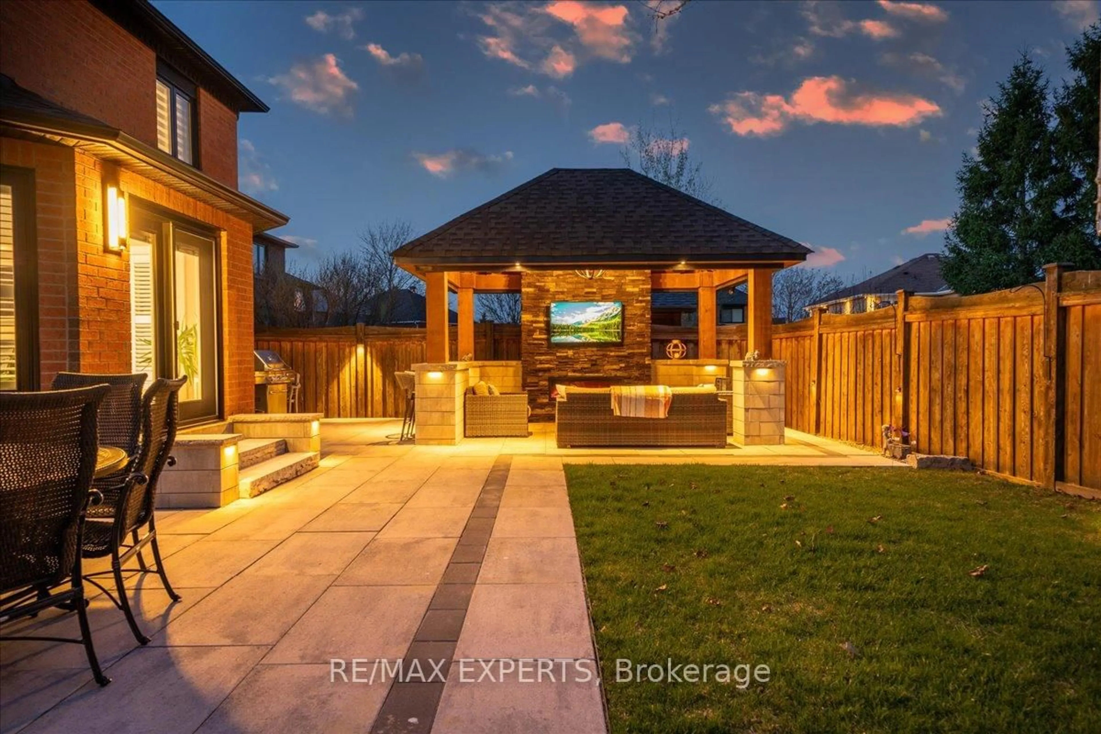 Unknown for 3 Thornbury Rd, Caledon Ontario L7E 1J4