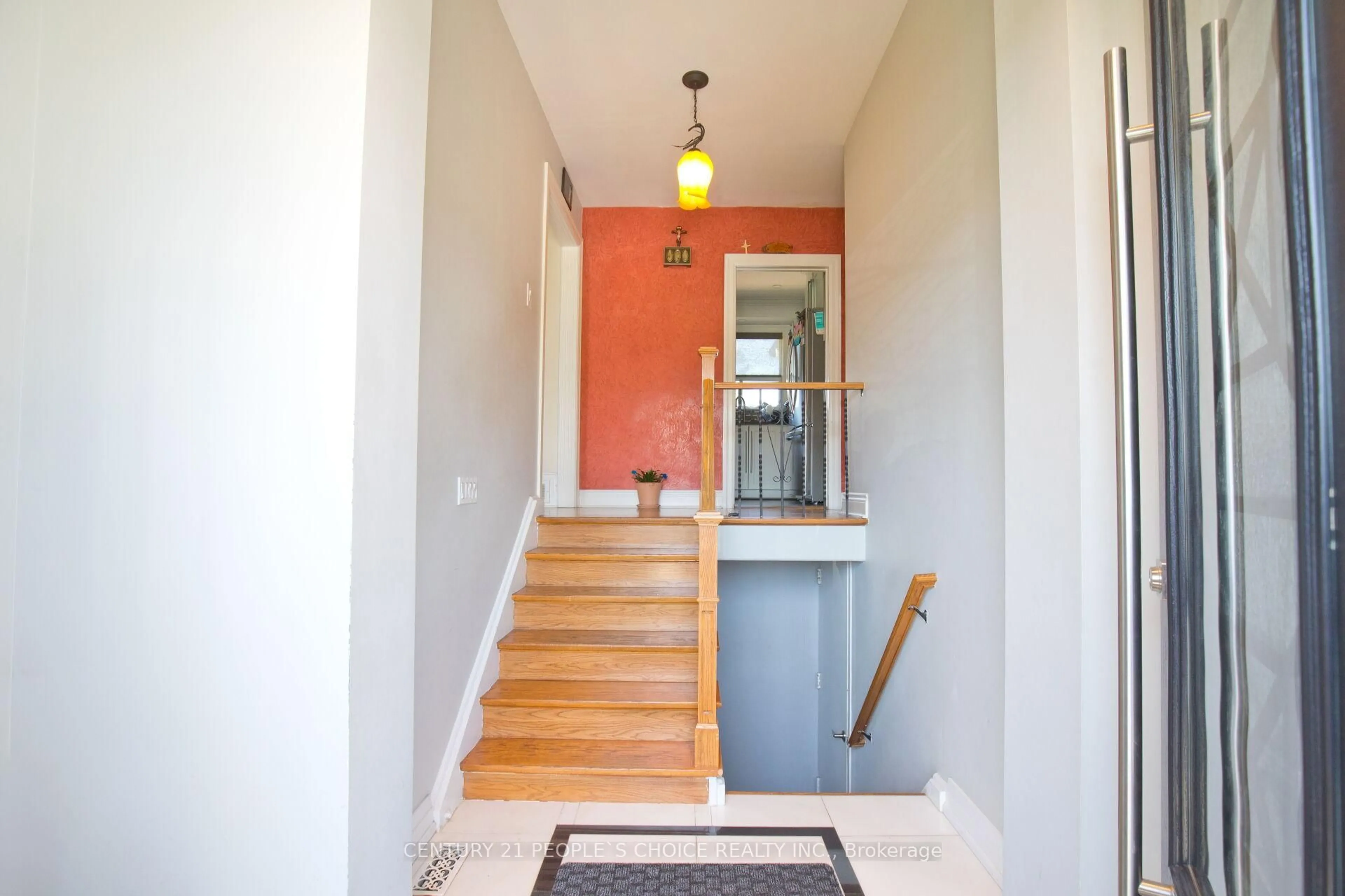 Indoor entryway for 50 Jeffcoat Dr, Toronto Ontario M9W 3B7