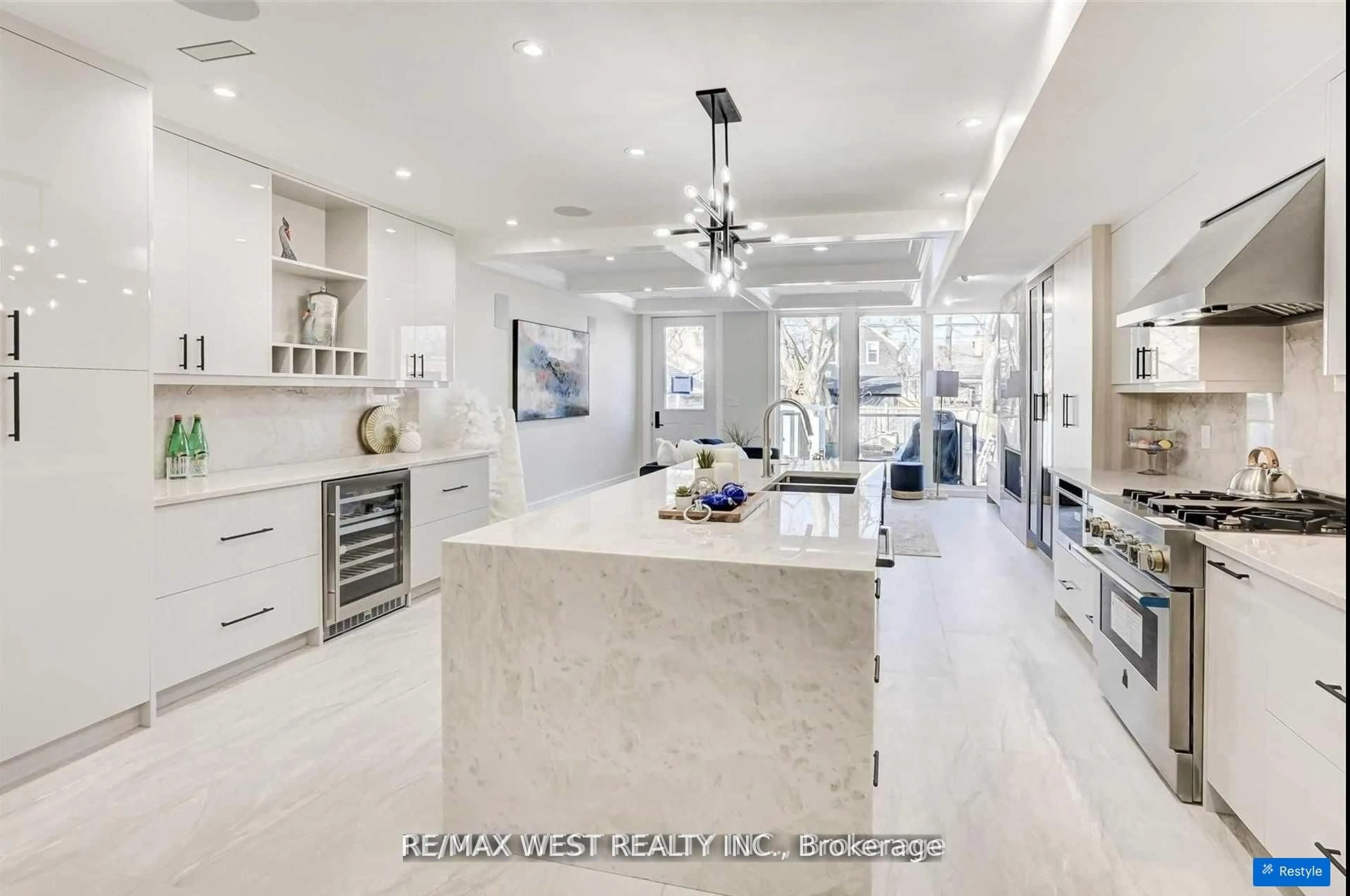 Contemporary kitchen, ceramic/tile floor for 94 Lake Cres, Toronto Ontario M8V 1W1