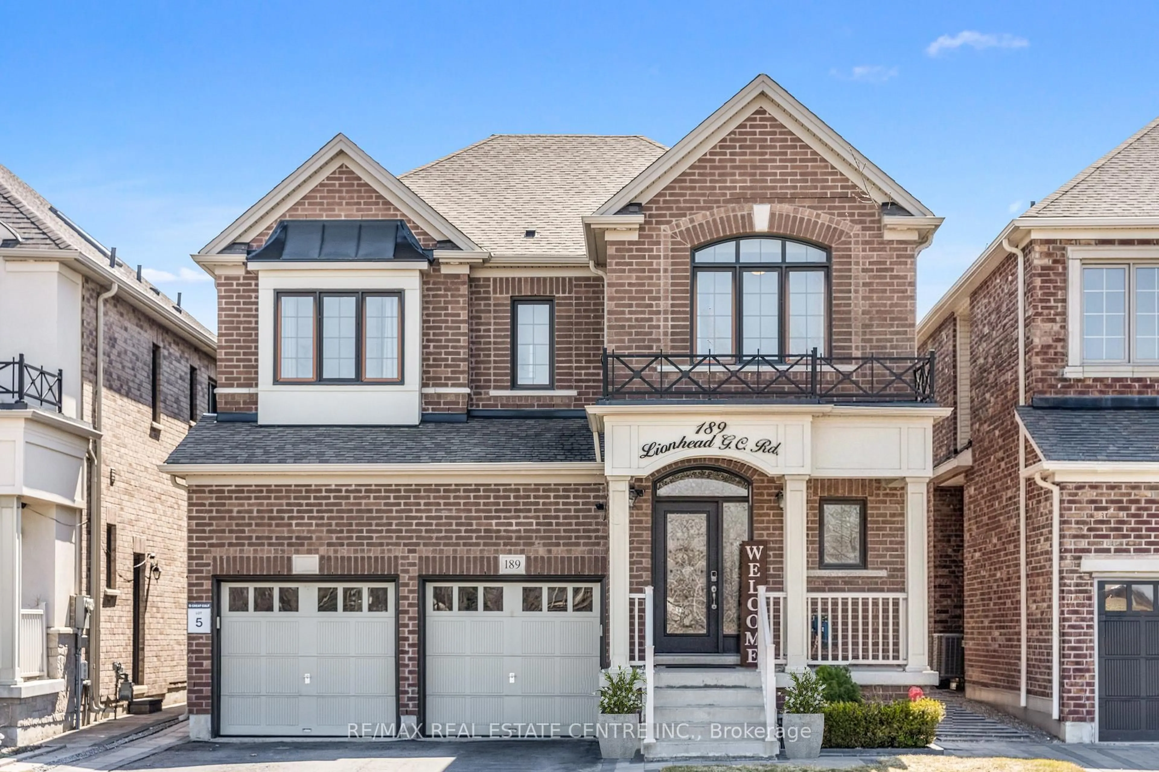 Home with brick exterior material, street for 189 Lionhead Golf Club Rd, Brampton Ontario L6Y 6C1