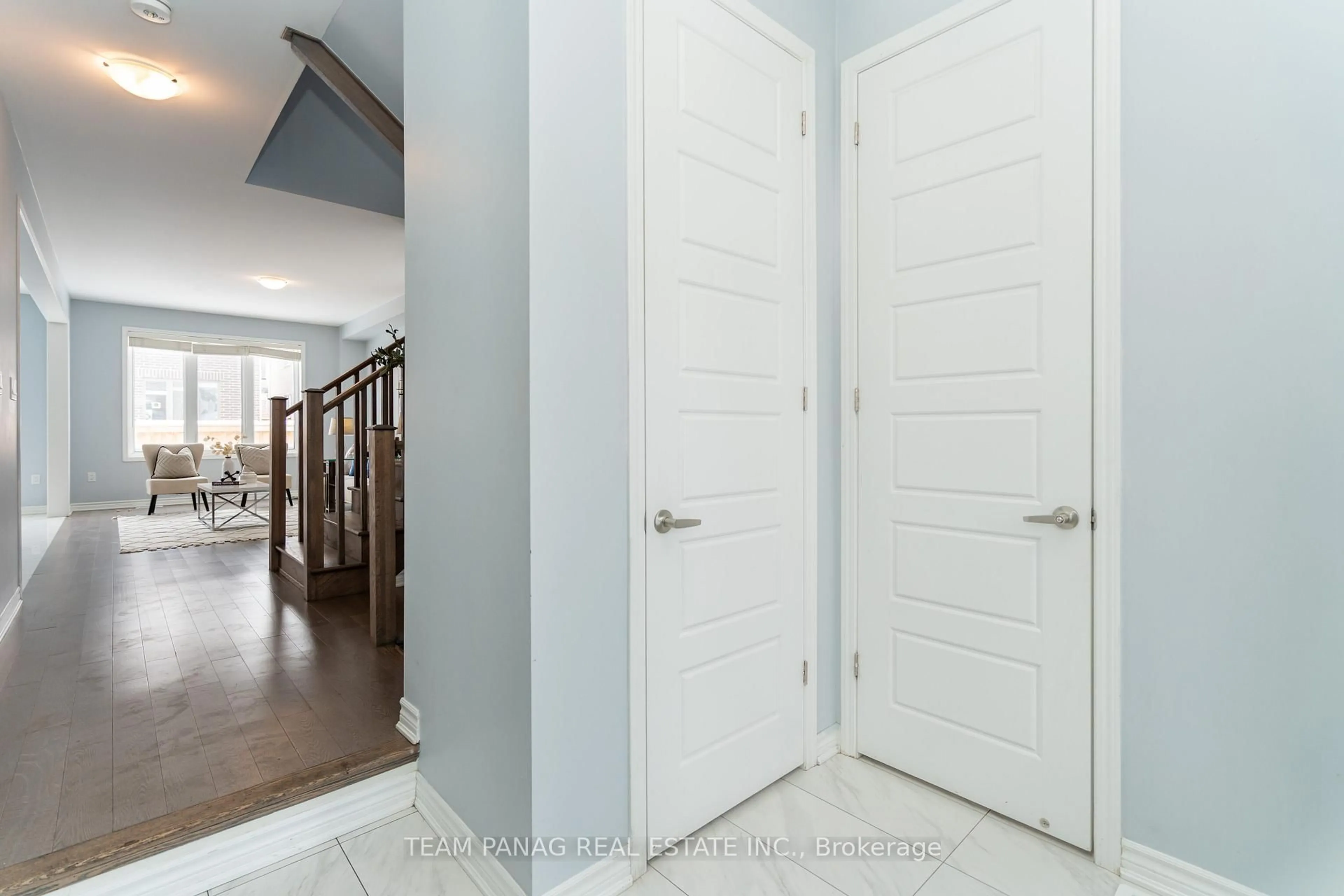 Indoor entryway for 43 Speckled Alder St, Caledon Ontario L7C 4J1
