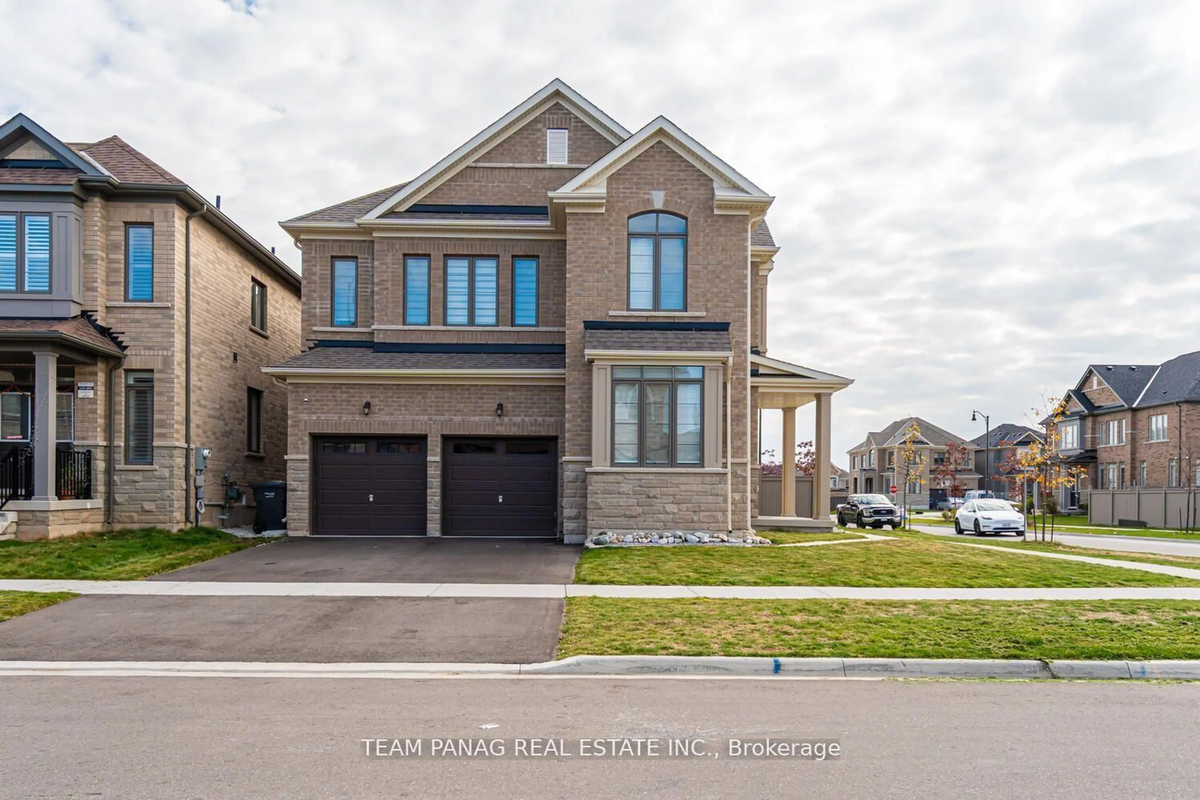 Home with brick exterior material, street for 41 Peak Dr, Brampton Ontario L6X 5S6