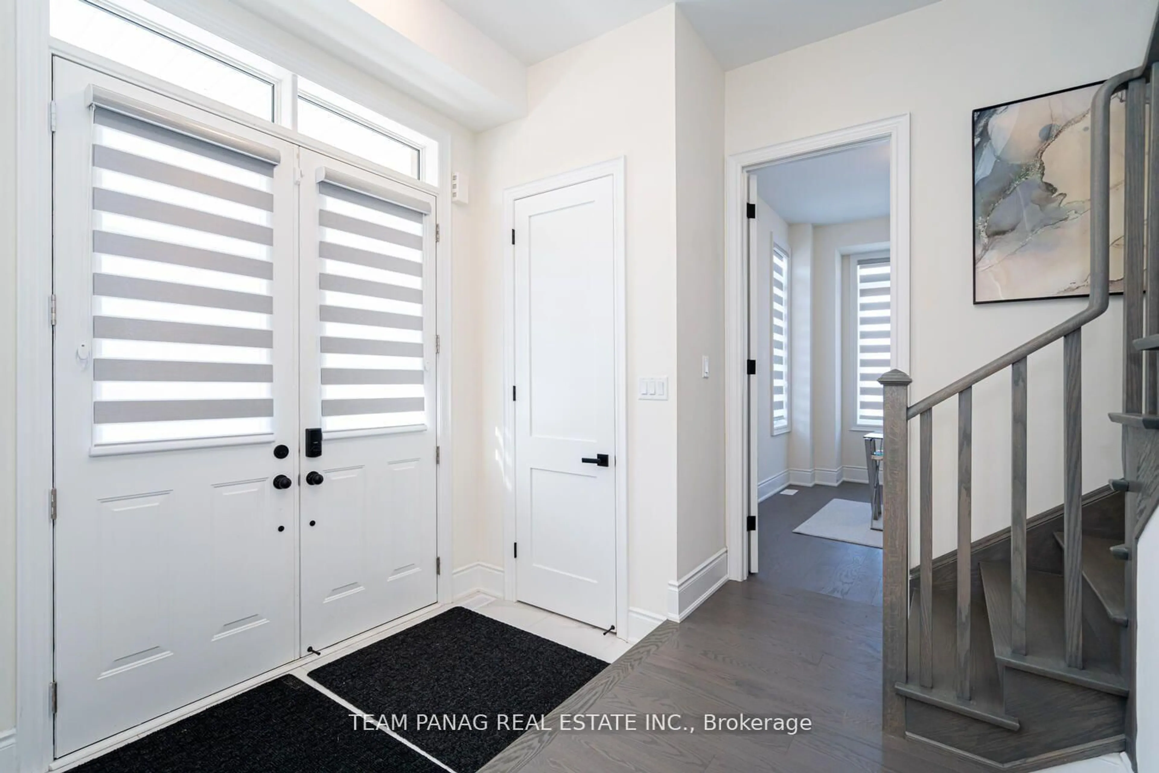 Indoor entryway for 41 Peak Dr, Brampton Ontario L6X 5S6