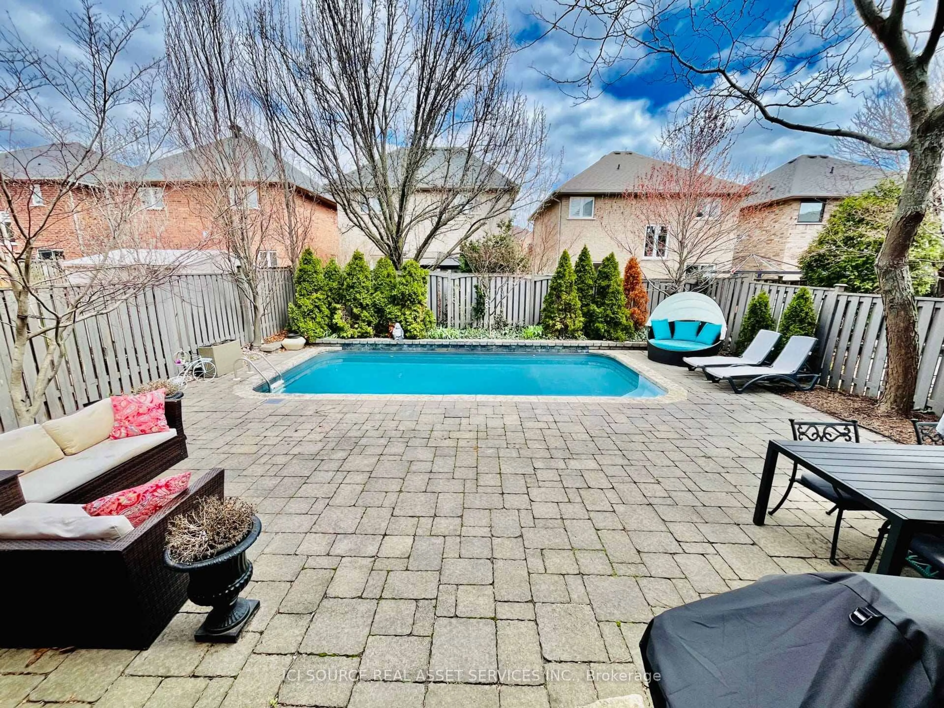 Patio, water/lake/river/ocean view for 2202 Brookhaven Cres, Oakville Ontario L6M 5B8