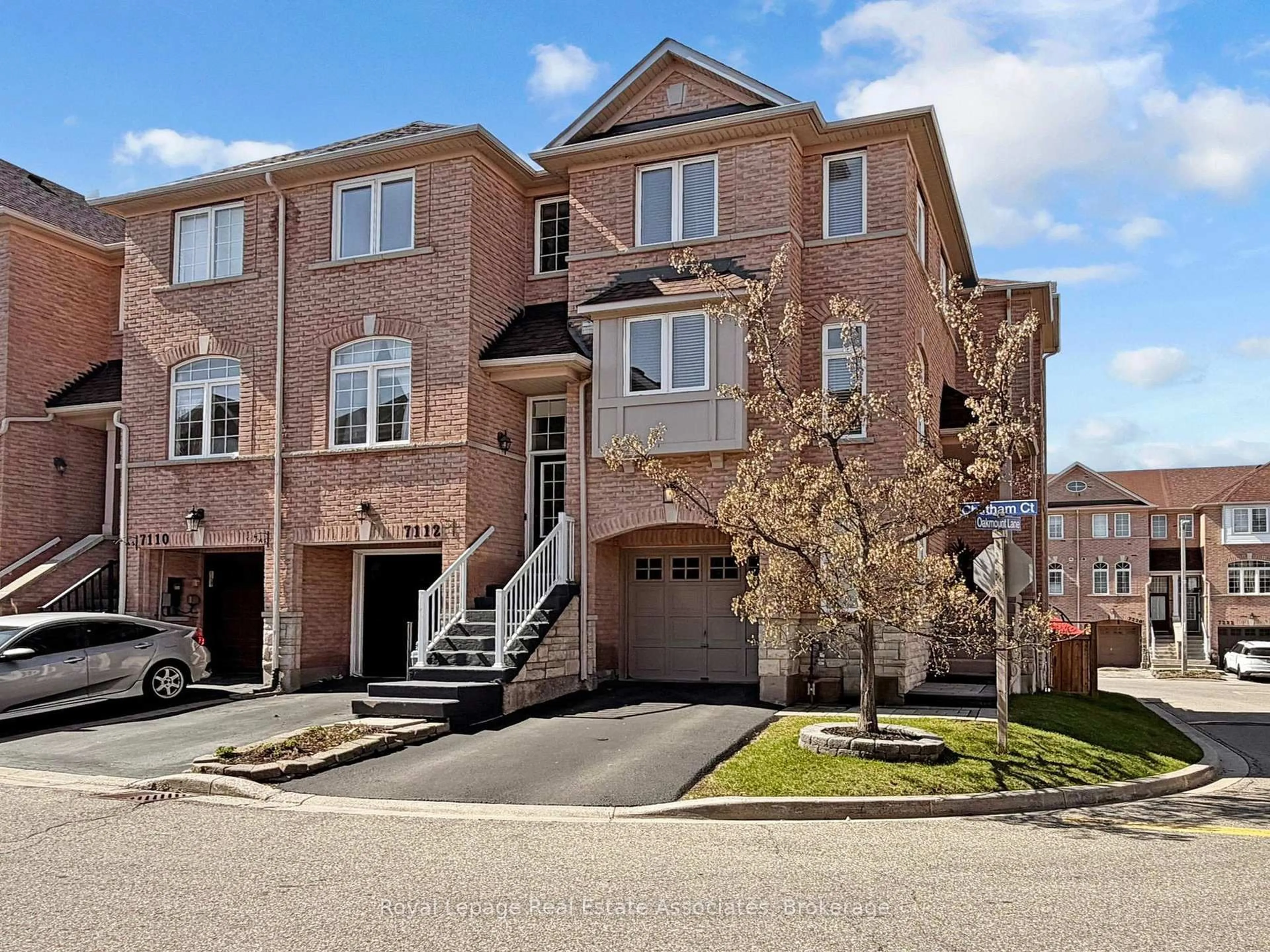 Home with brick exterior material, street for 7114 Chatham Crt, Mississauga Ontario L5N 8R1