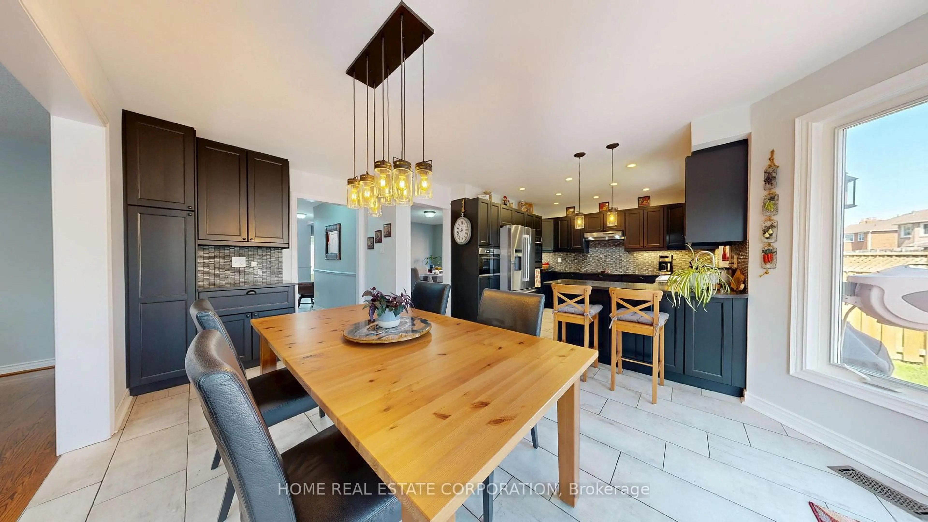 Open concept kitchen, unknown for 9 Laidlaw Ave, Brampton Ontario L6S 5W1