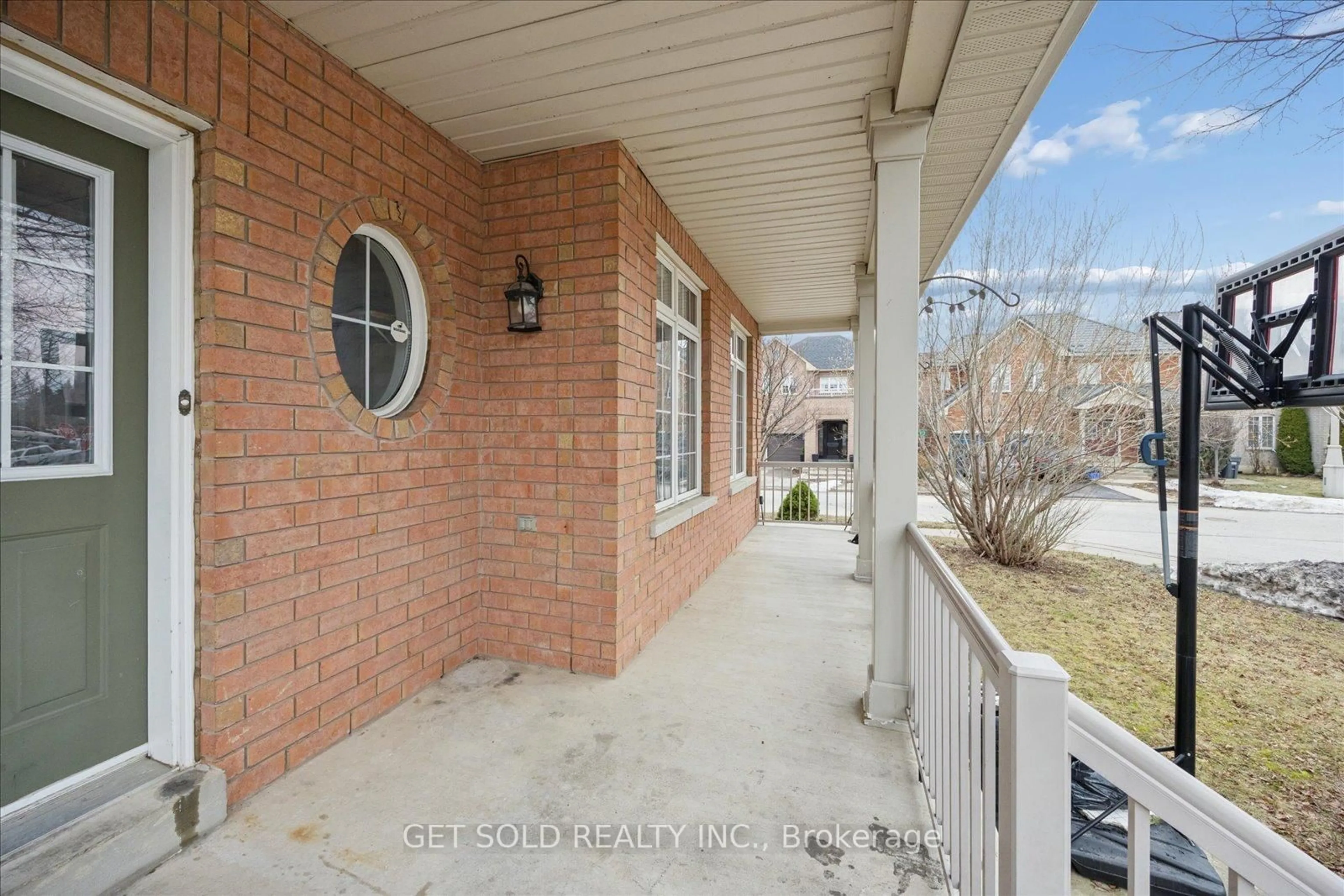 Patio, street for 16 Deerchase Rd, Brampton Ontario L6P 2L4