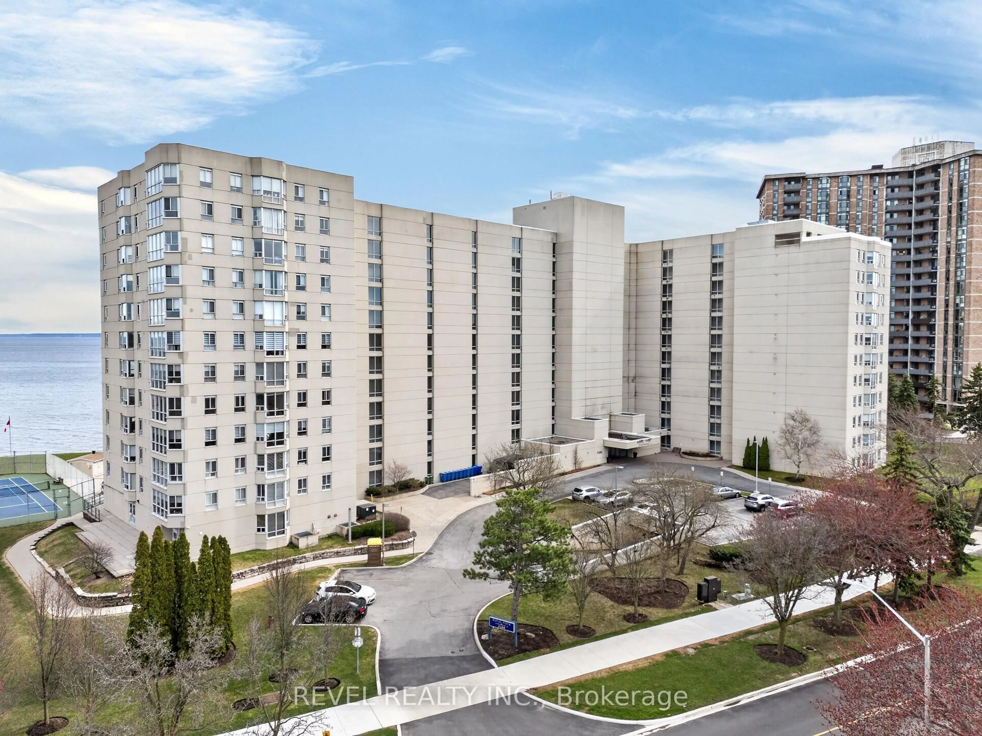 A pic from outside/outdoor area/front of a property/back of a property/a pic from drone, city buildings view from balcony for 5280 Lakeshore Rd #506, Burlington Ontario L7L 5R1