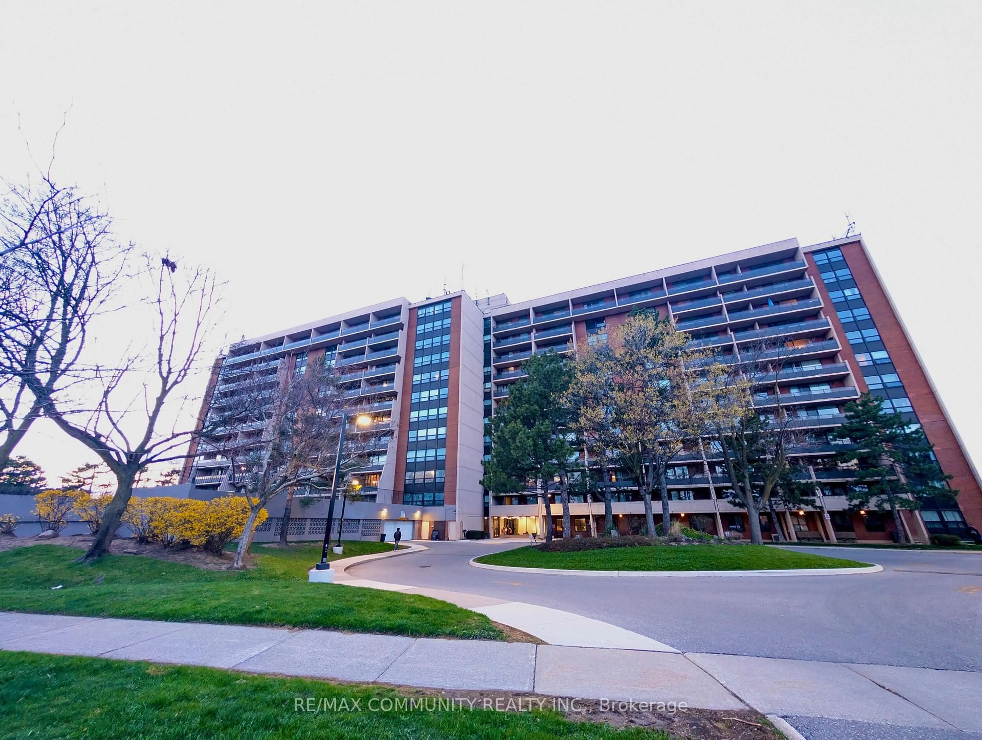 Unknown for 2929 Aquitaine Ave #705, Mississauga Ontario L5N 2C7