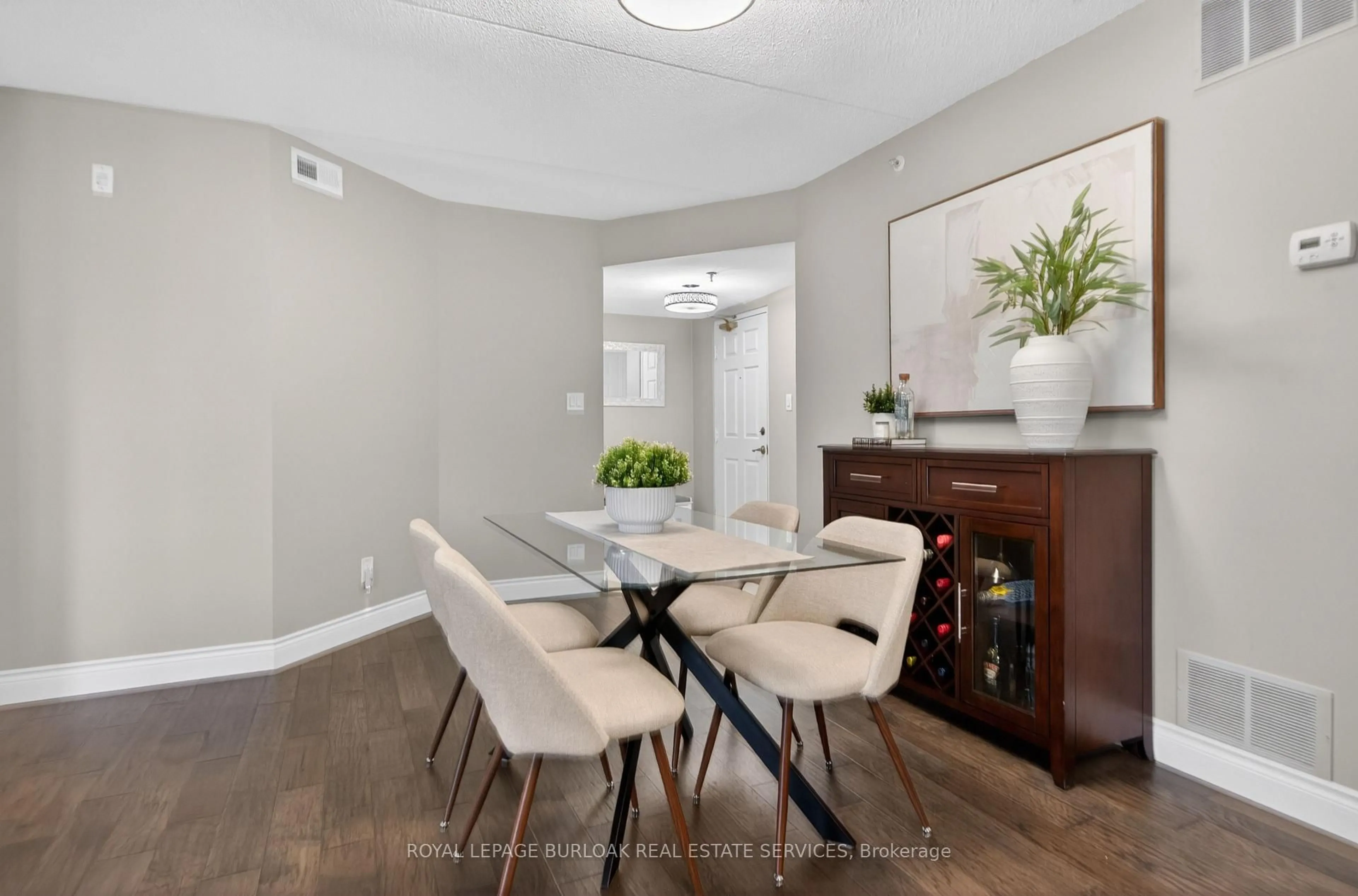 Dining room, unknown for 2045 Appleby Line #113, Burlington Ontario L7L 7G9