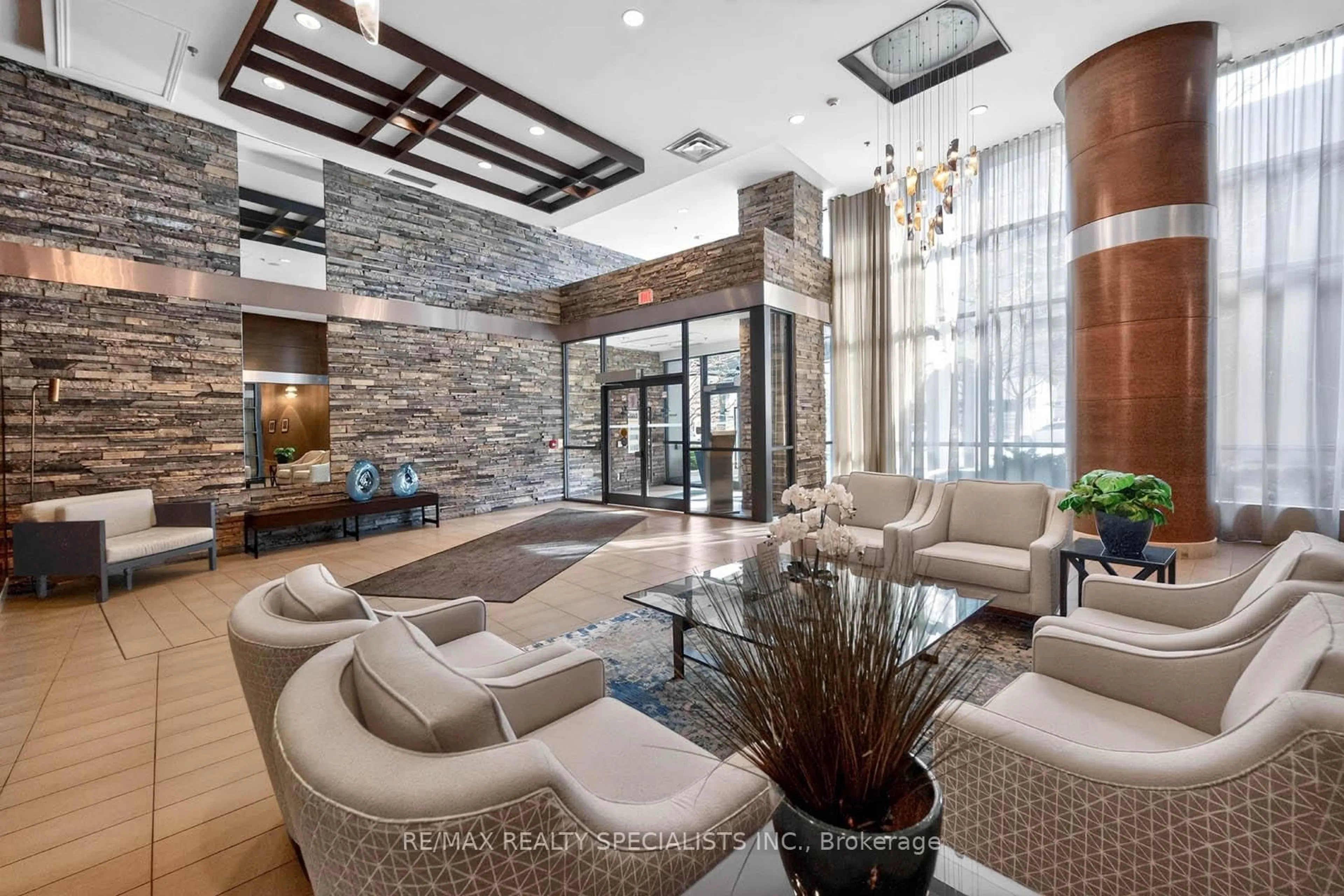 Lobby for 1 Hurontario St #306, Mississauga Ontario L5G 3G8