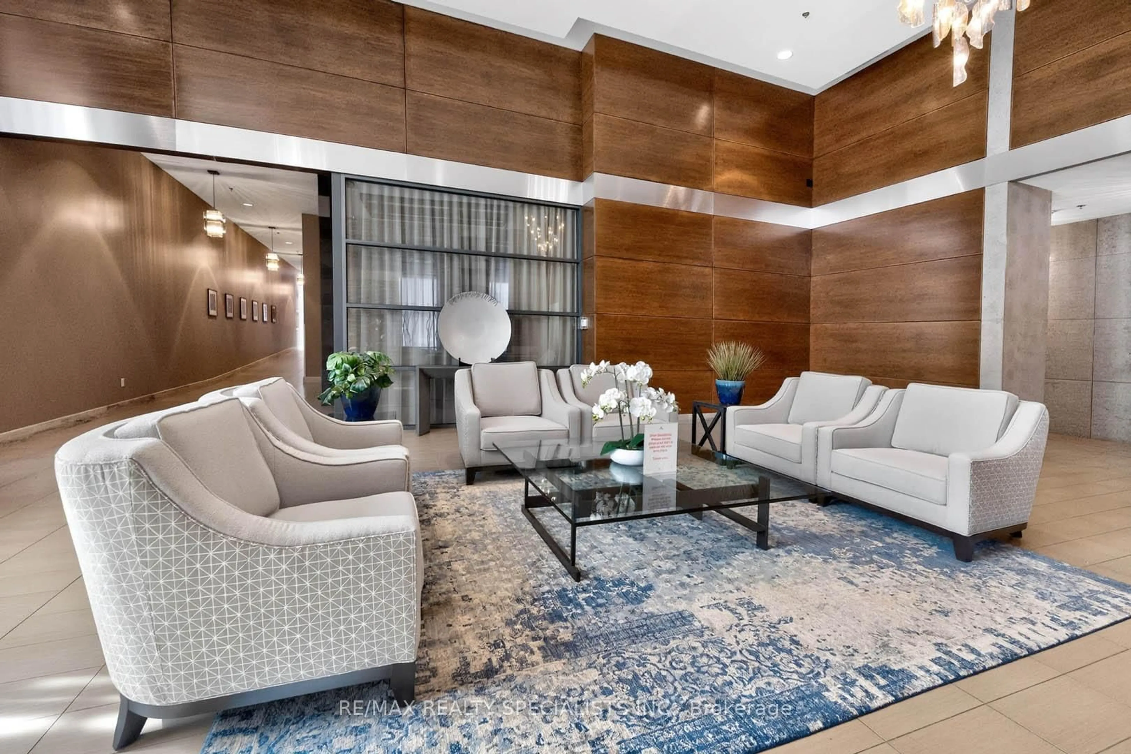 Lobby for 1 Hurontario St #306, Mississauga Ontario L5G 3G8