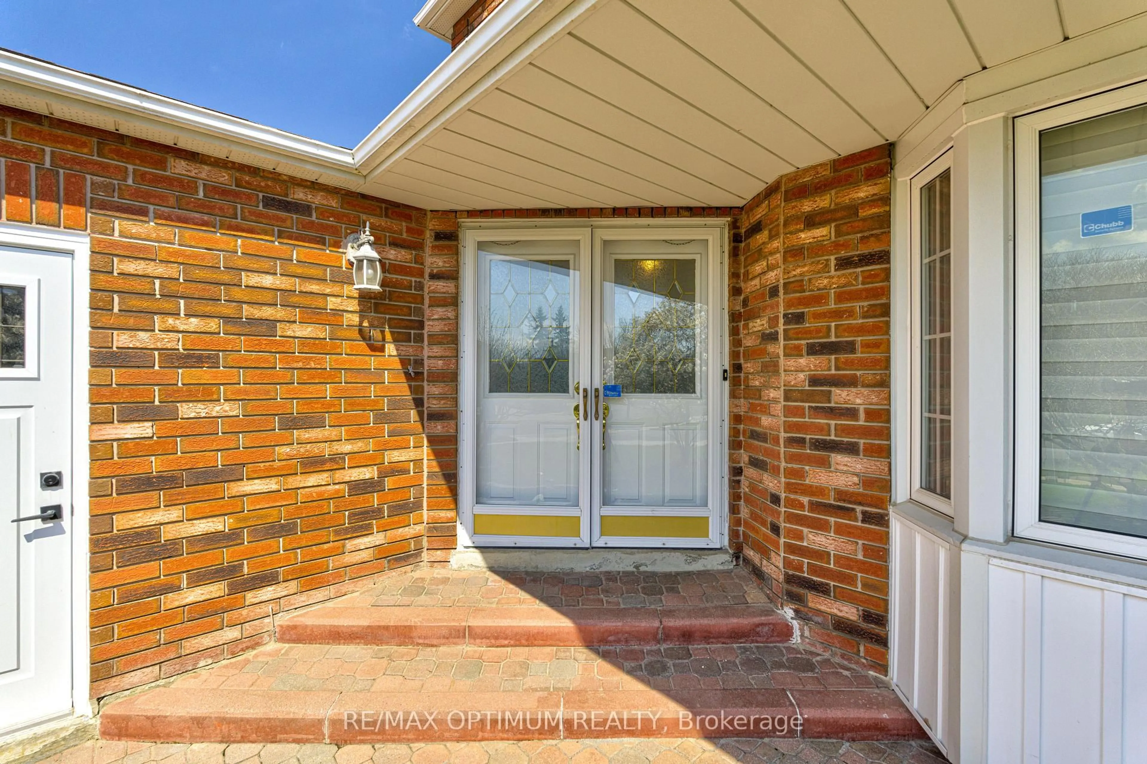 Indoor entryway for 274 Ceremonial Dr, Mississauga Ontario L5R 2N8