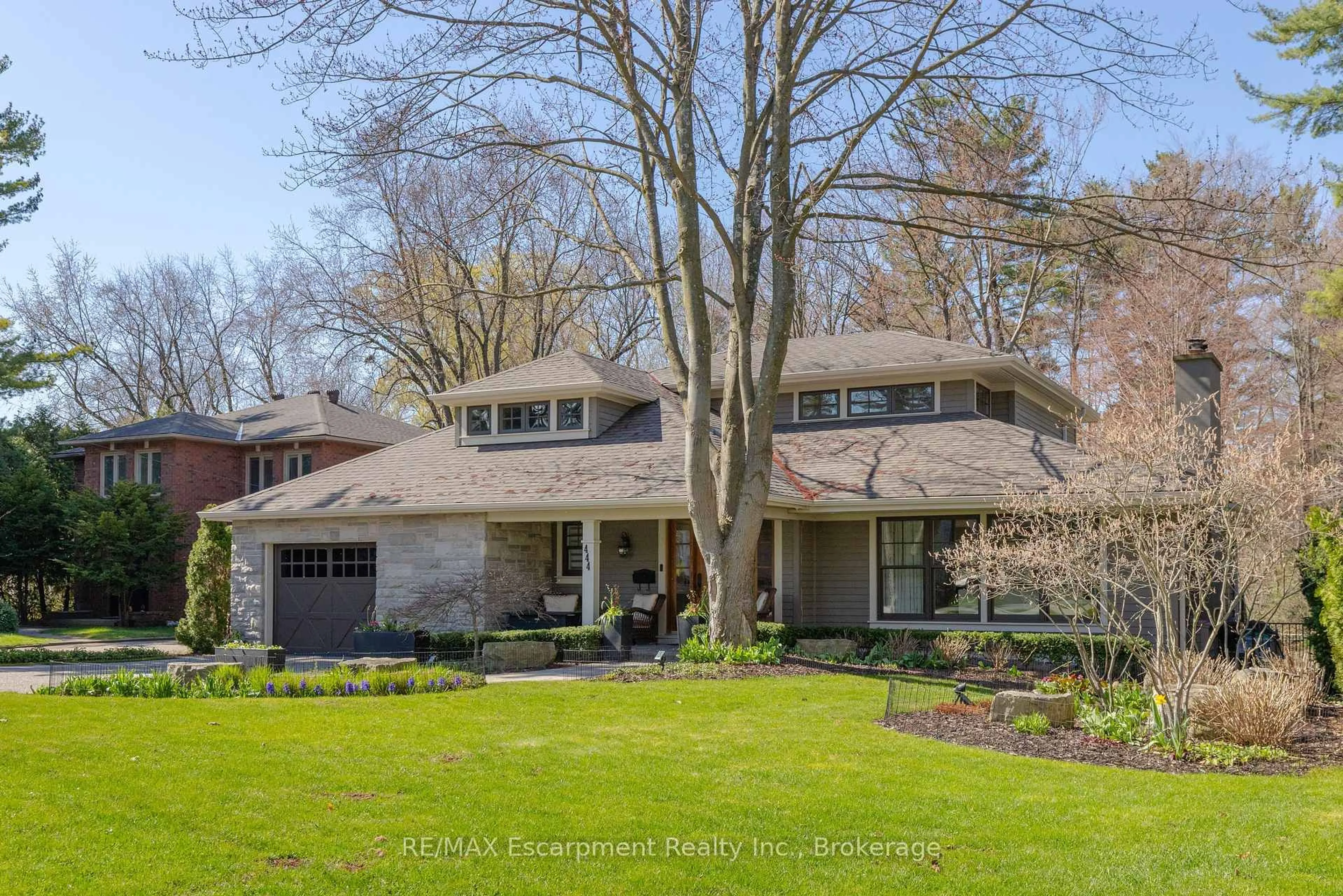 Home with brick exterior material, street for 444 Drummond Rd, Oakville Ontario L6J 4L4