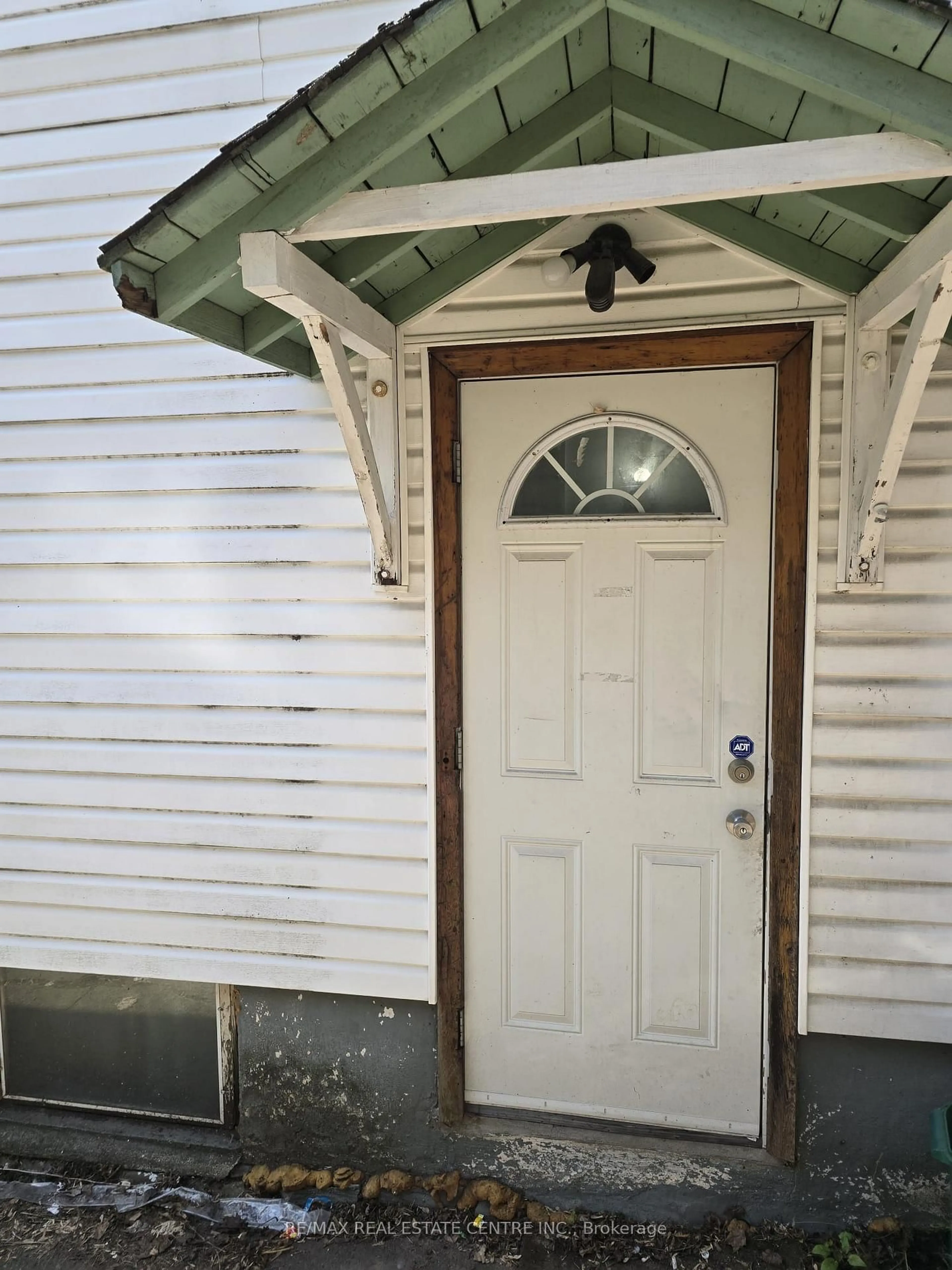 Unknown for 131 Stewart St, Oakville Ontario L6X 1X8