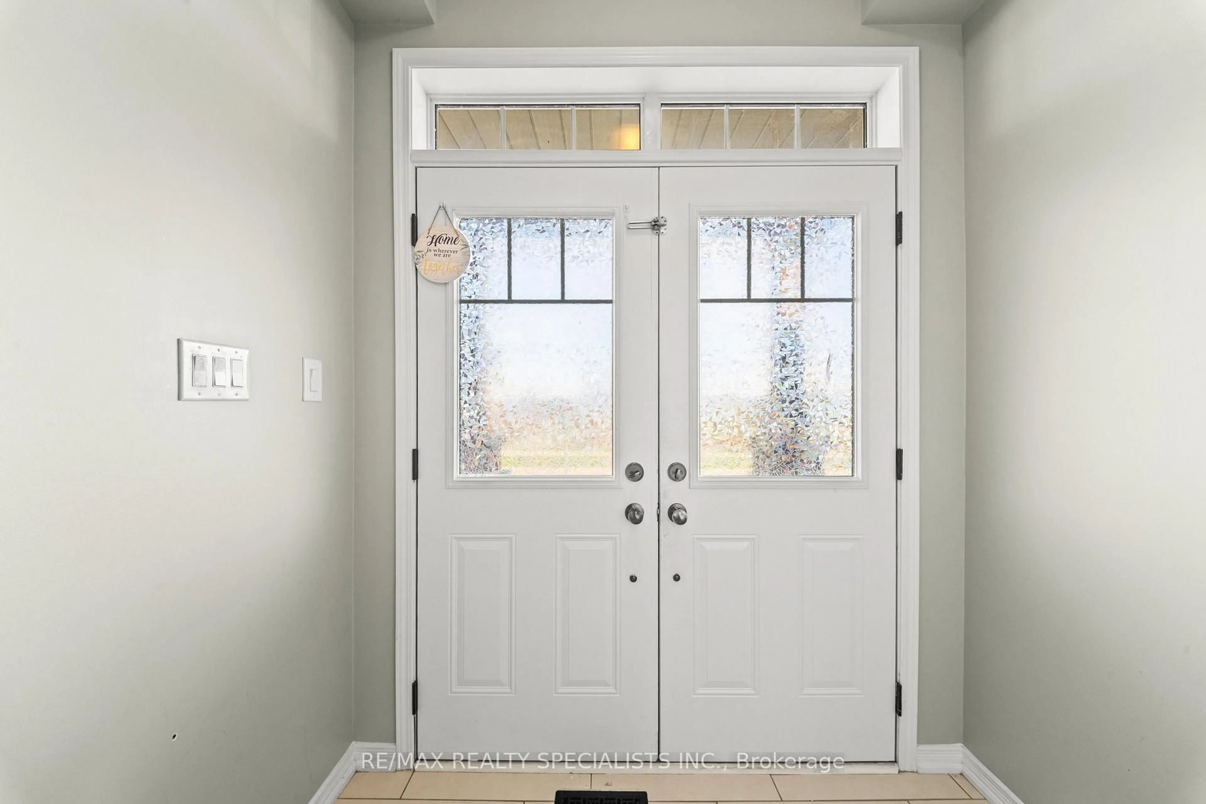 Indoor entryway for 67 Baffin Cres, Brampton Ontario L7A 4L1