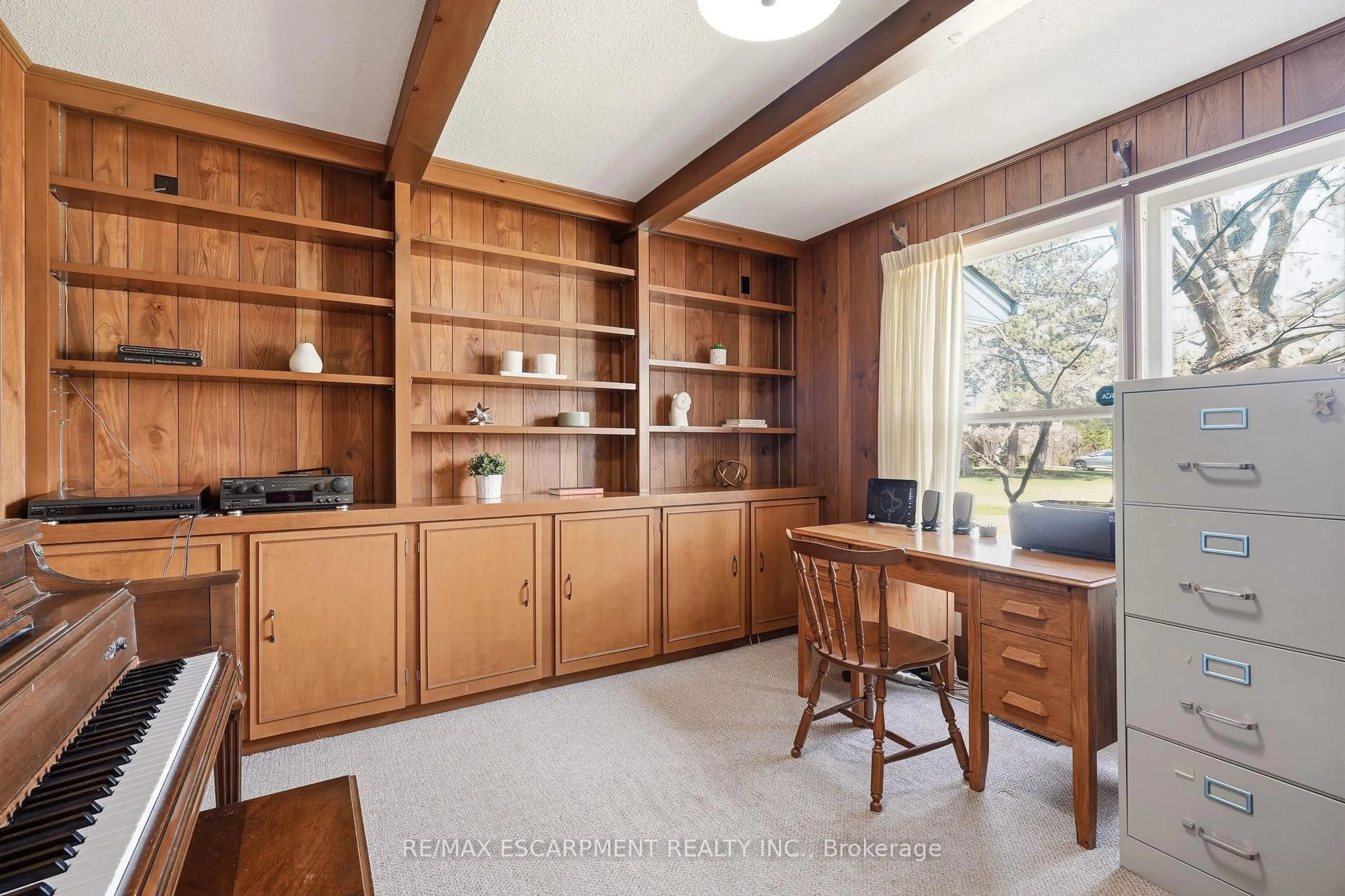 Unknown for 360 Pomona Ave, Burlington Ontario L7N 1T5