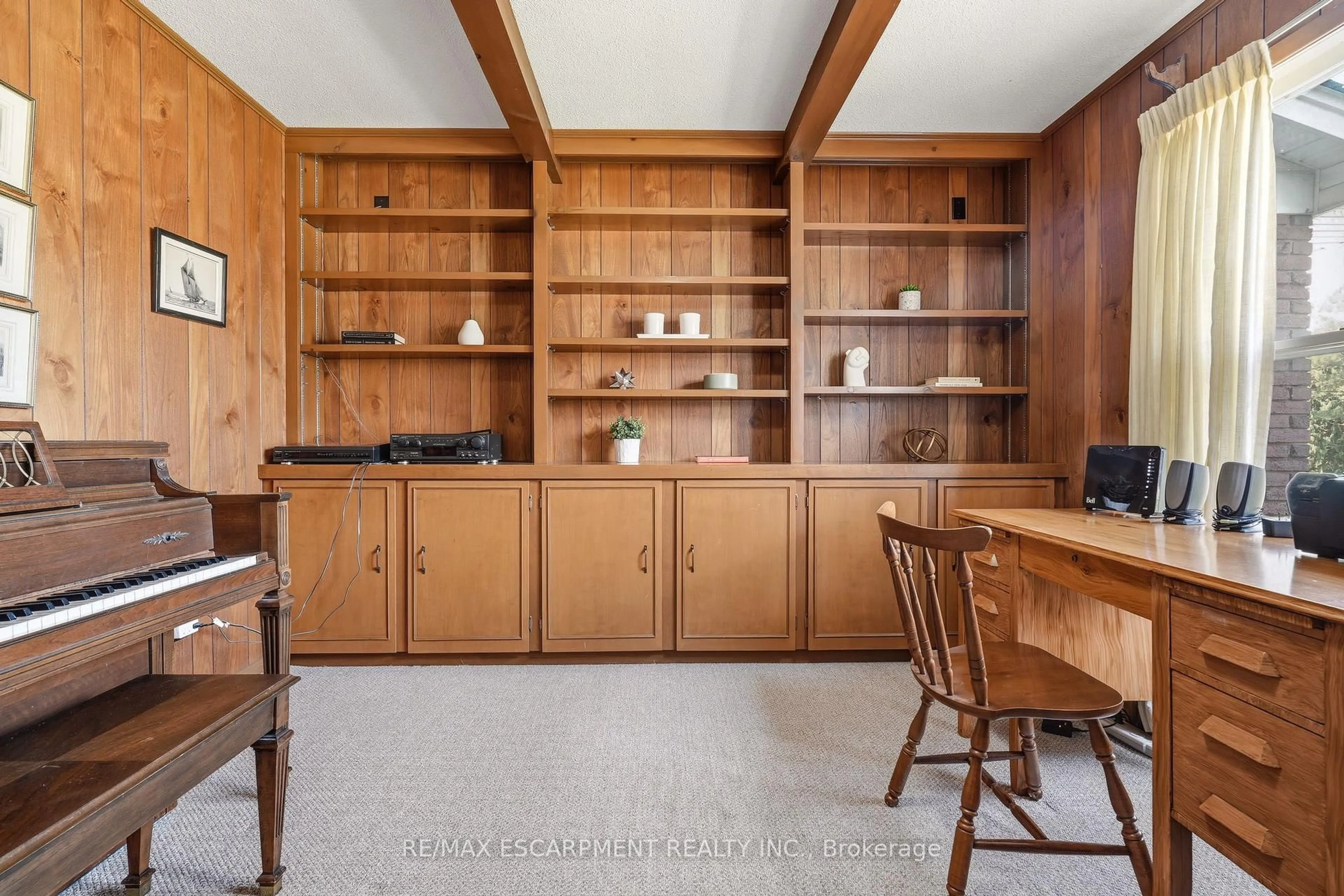 A pic of a room for 360 Pomona Ave, Burlington Ontario L7N 1T5