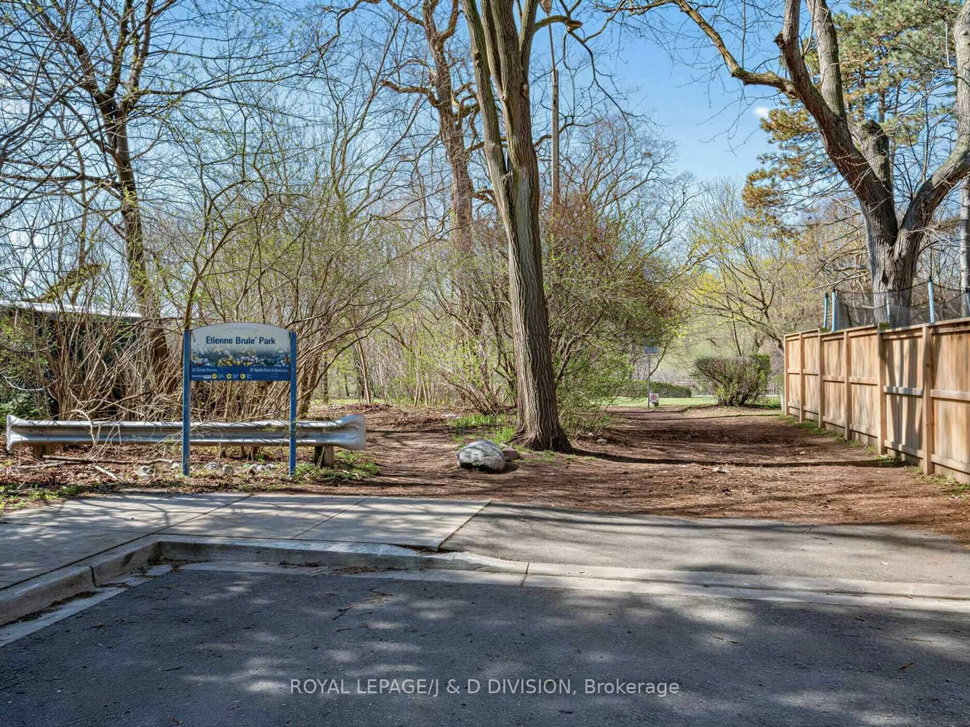 A pic from outside/outdoor area/front of a property/back of a property/a pic from drone, forest/trees view for 7 Crosby Ave, Toronto Ontario M6S 2P8