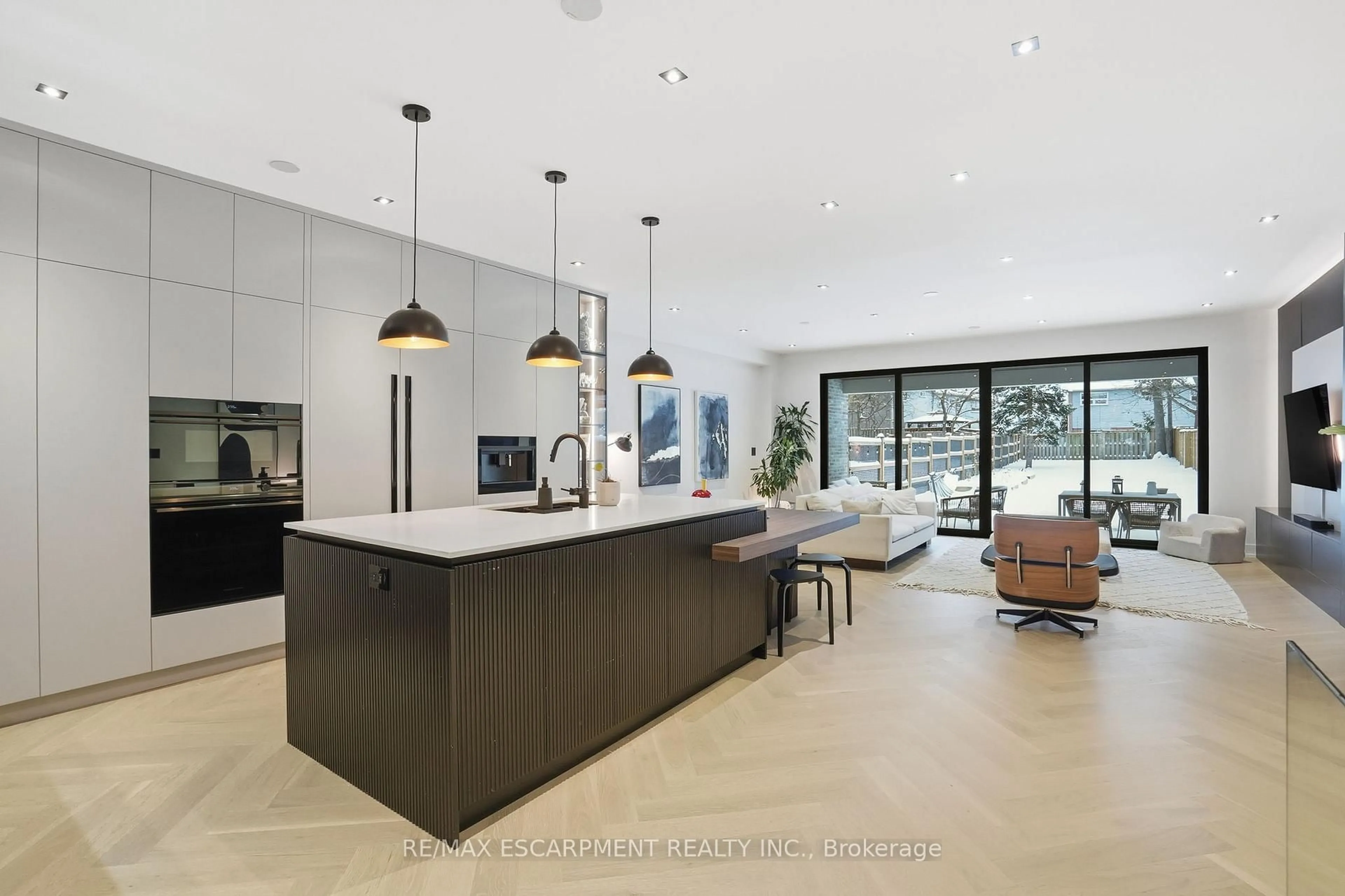 Contemporary kitchen, unknown for 20B Broadview Ave, Mississauga Ontario L5H 2S8