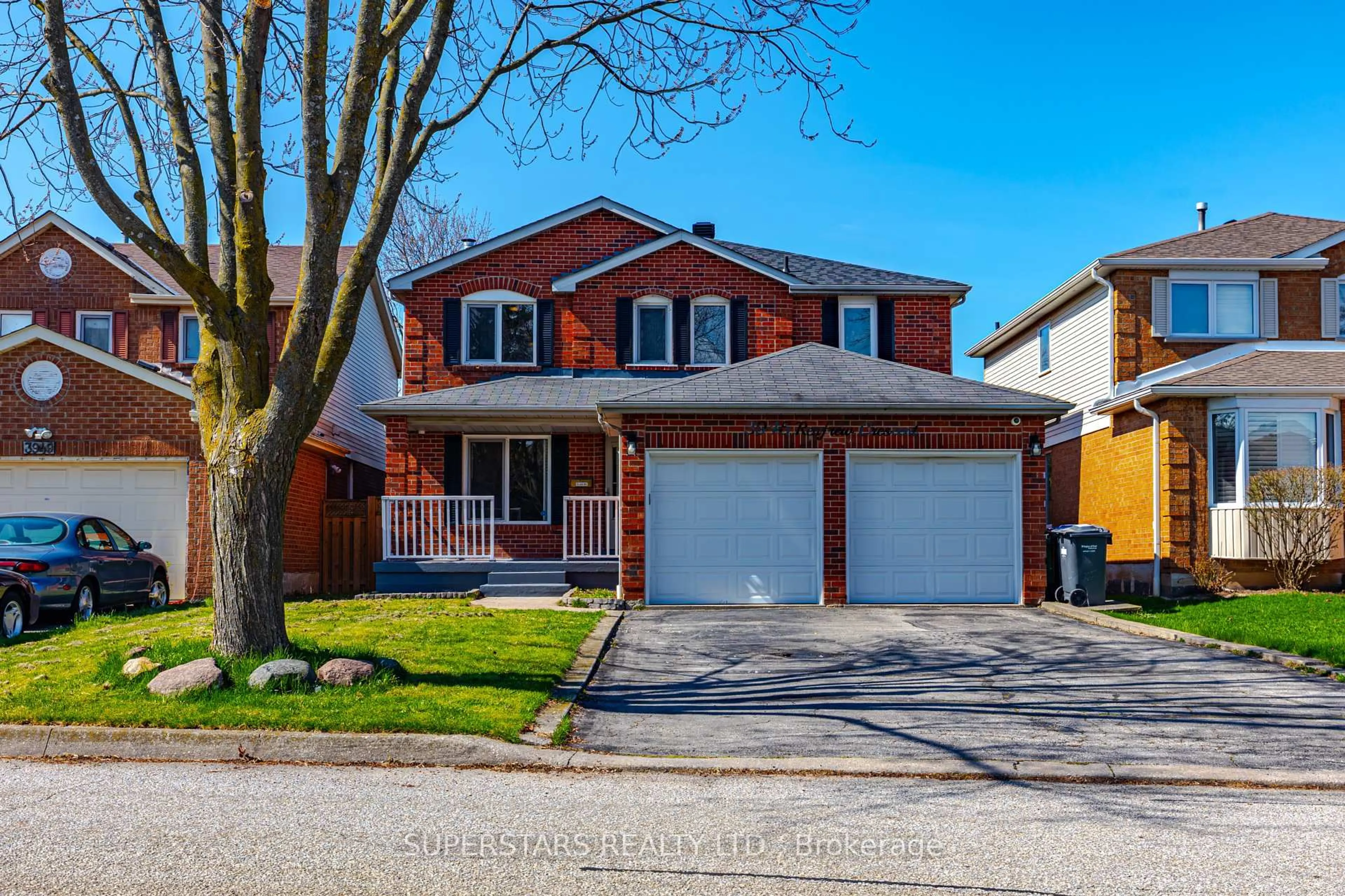 Home with brick exterior material, street for 3945 Renfrew Cres, Mississauga Ontario L5L 4J6