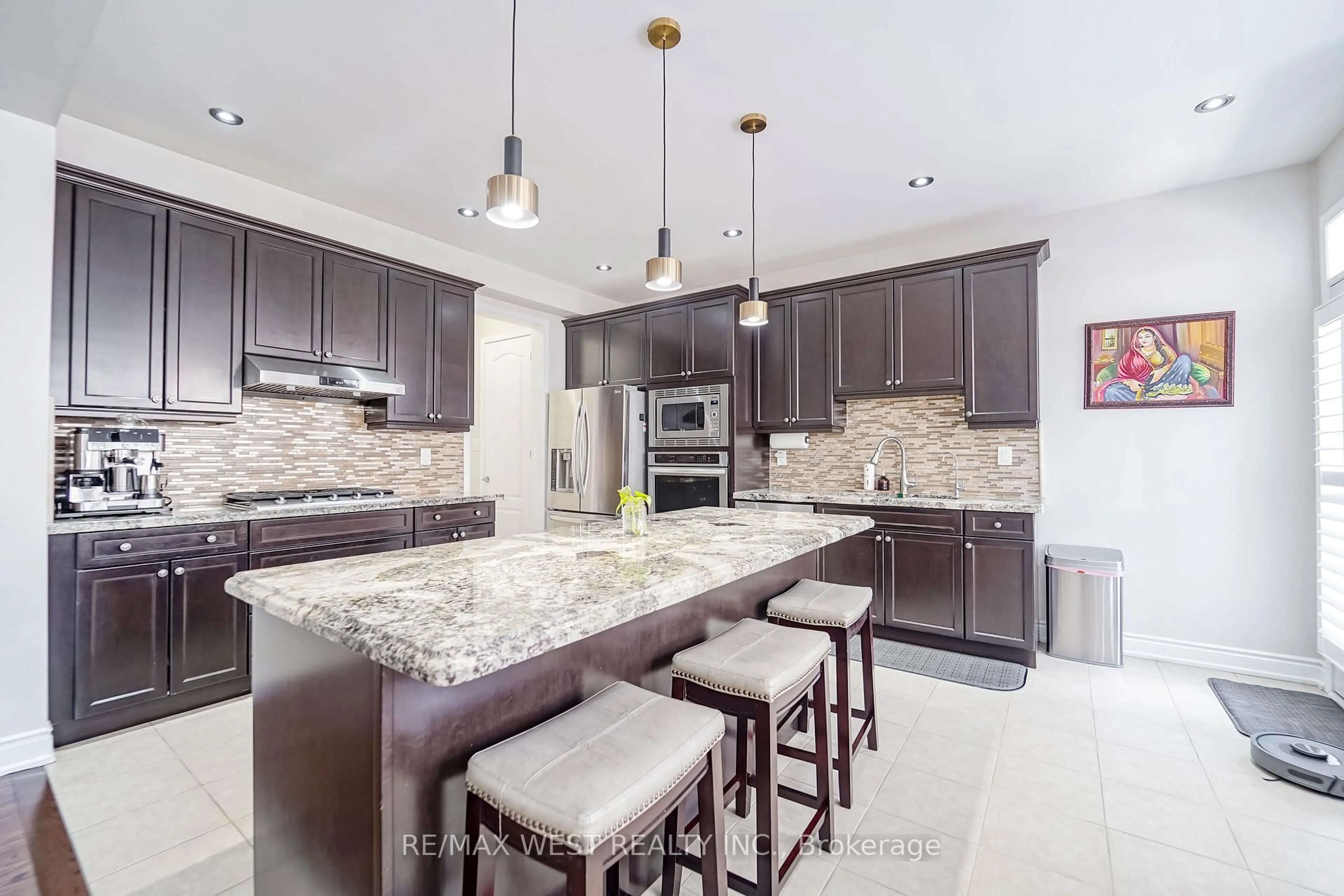 Contemporary kitchen, ceramic/tile floor for 7 Aldersgate Dr, Brampton Ontario L7A 4A9