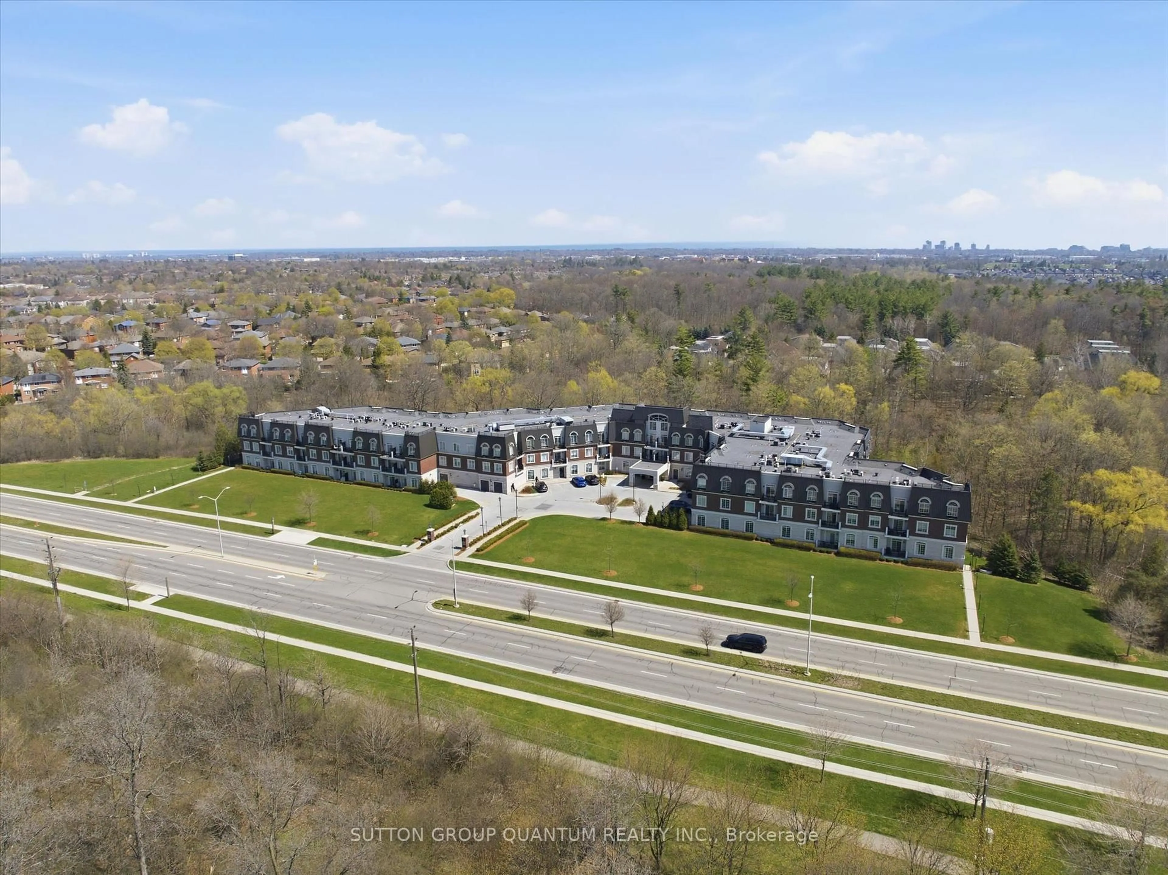 A pic from outside/outdoor area/front of a property/back of a property/a pic from drone, unknown for 2300 Upper Middle Rd #304, Oakville Ontario L6M 0T4