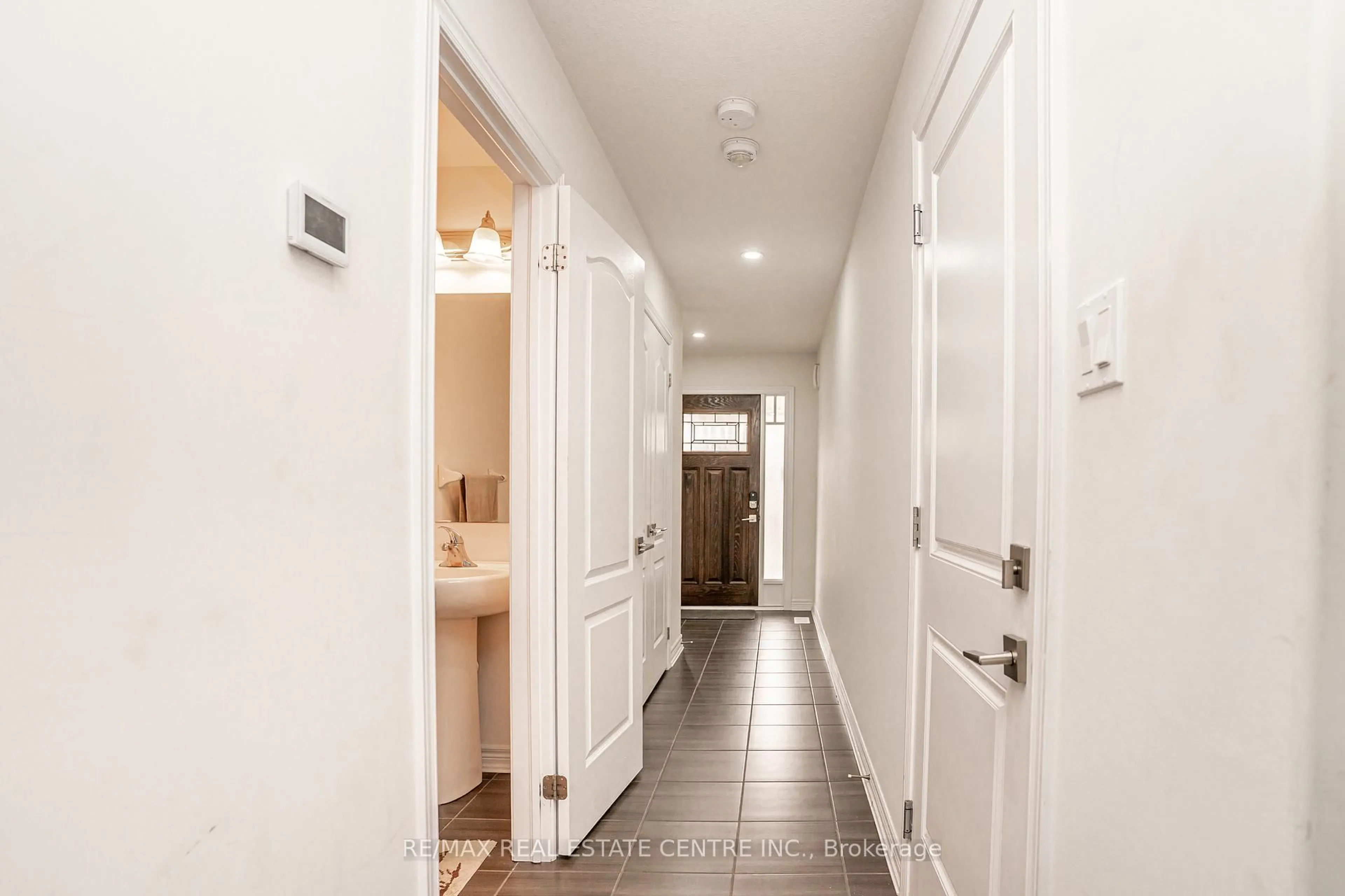 Indoor entryway for 11 Winterton Crt, Orangeville Ontario L9W 7N5