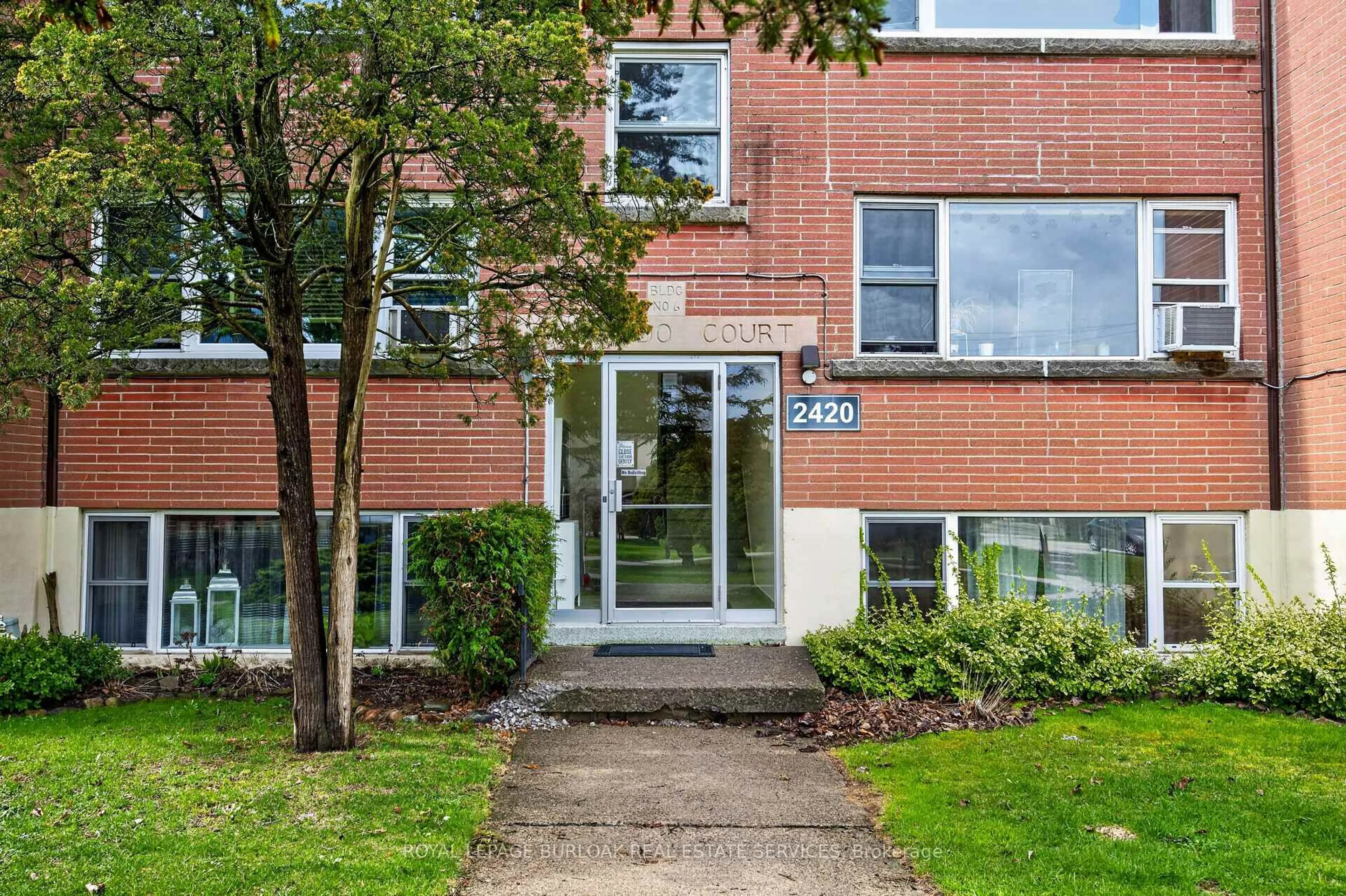 Unknown for 2420 New St #12, Burlington Ontario L7R 1J6