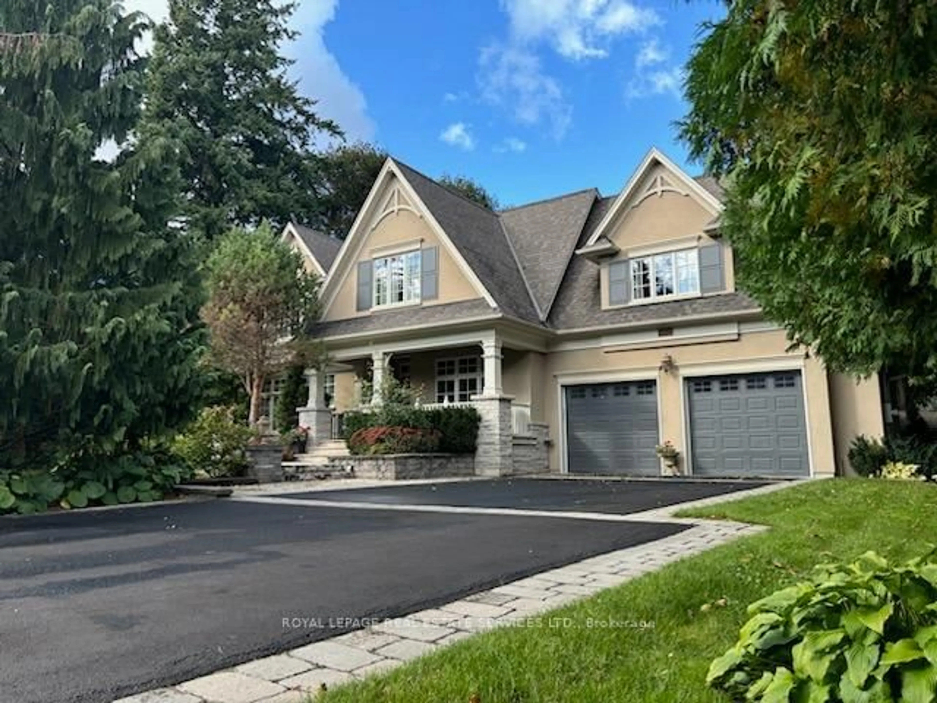 Home with vinyl exterior material, street for 503 MEADOW WOOD Rd, Mississauga Ontario L5J 2S4