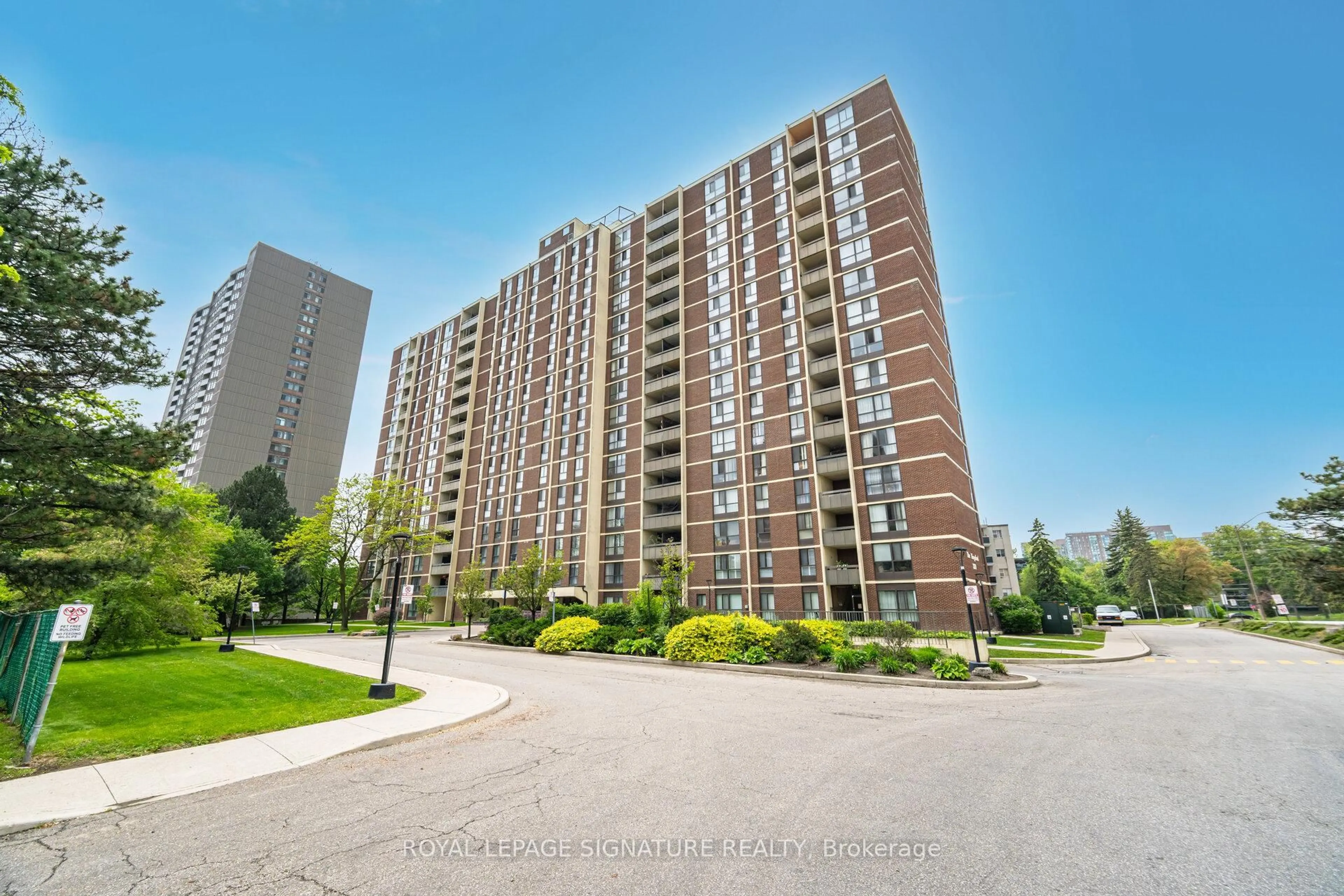 Unknown for 3170 Kirwin Ave #1003, Mississauga Ontario L5A 3R1