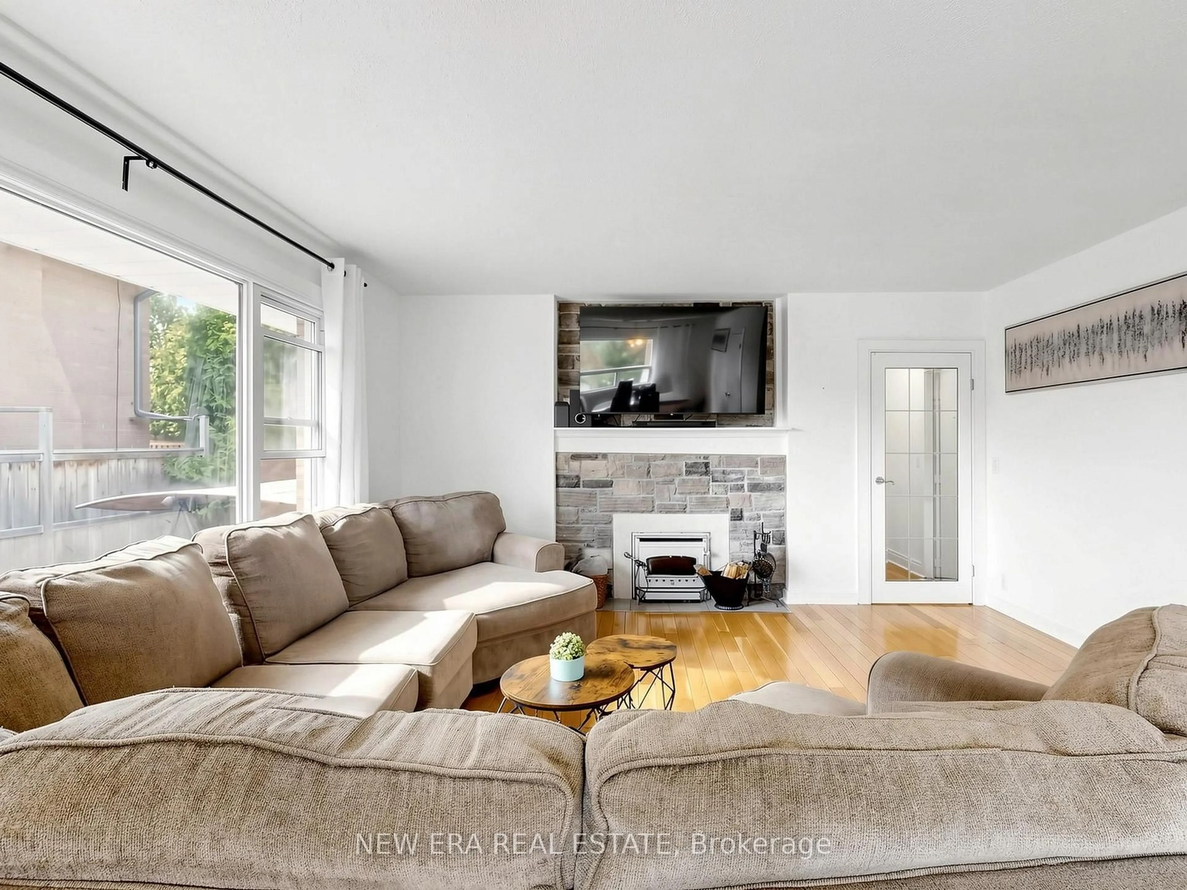 Living room with furniture, unknown for 4246 Bloor St, Toronto Ontario M9C 1Z7