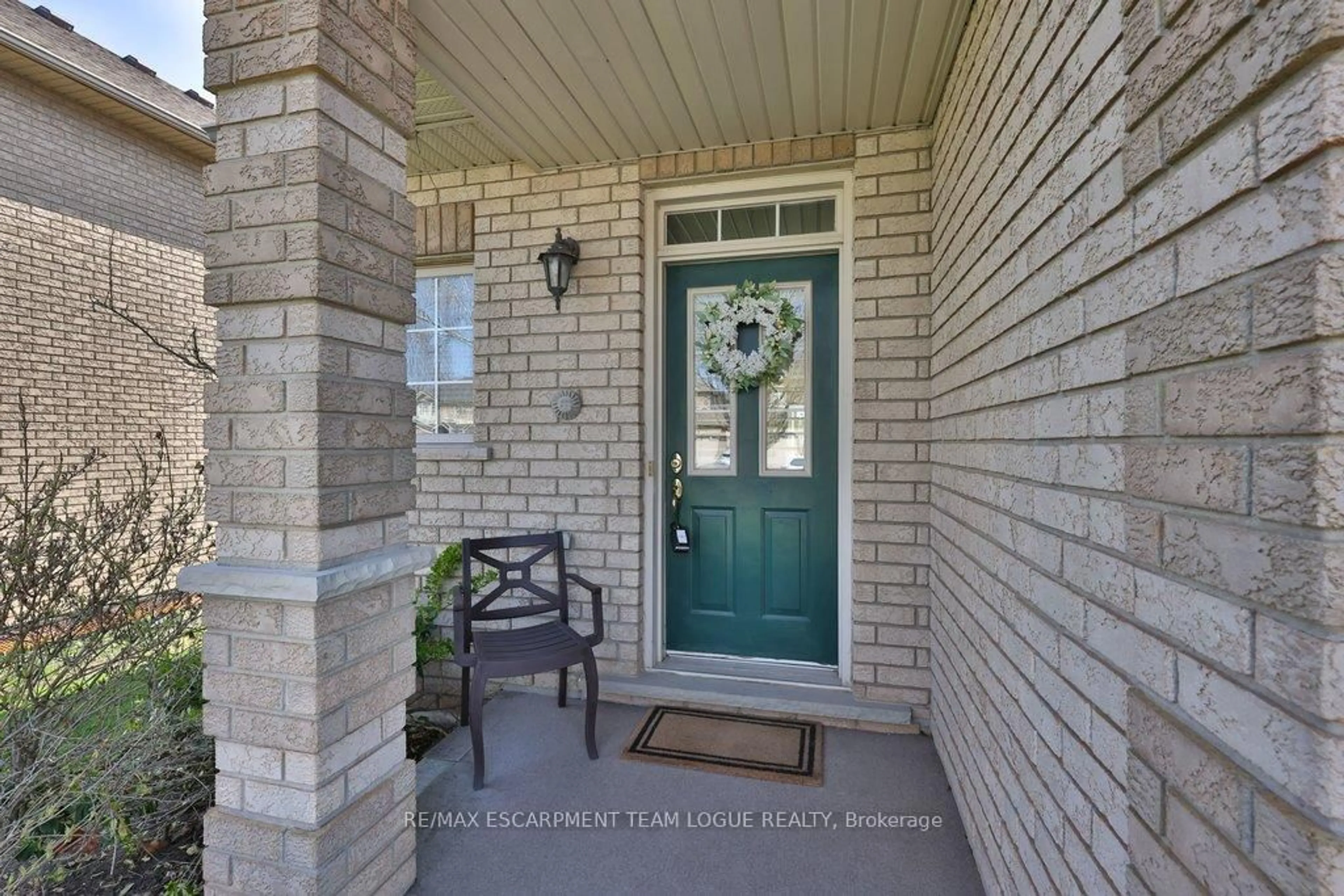 Indoor entryway for 2148 Greenway Terr, Burlington Ontario L7M 4L1